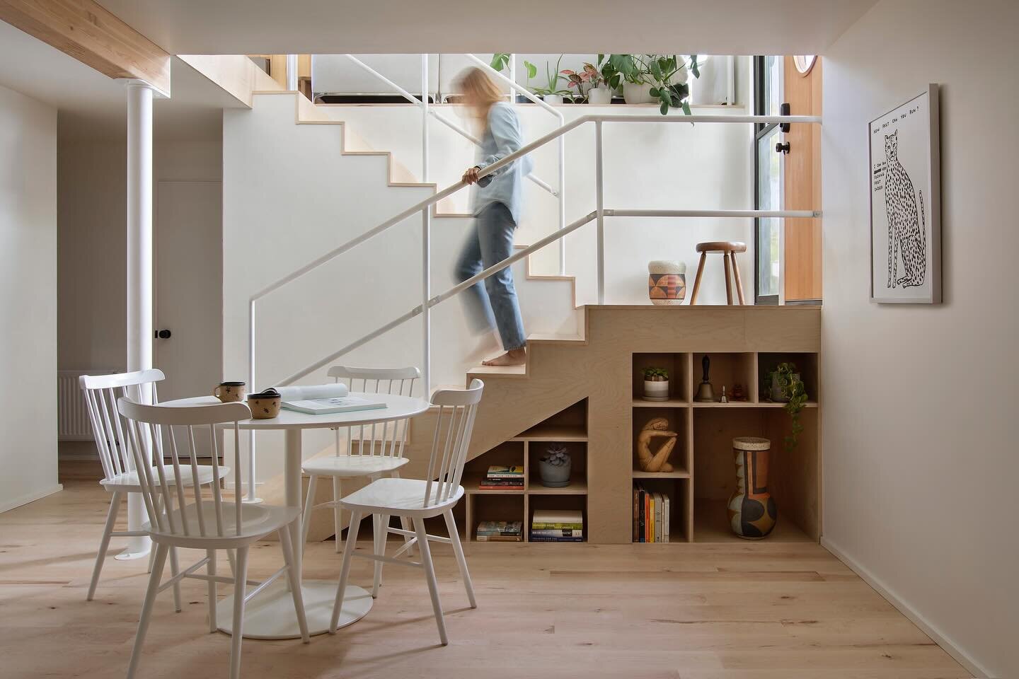 First look at our Bozeman Split Level - where OSC founder @allisonlouisebryan calls home. New custom stair rail and plywood cabinetry tie the levels together.
So many collaborators helped this come to life!
Plaster walls by @newageartisans 
Art by @w