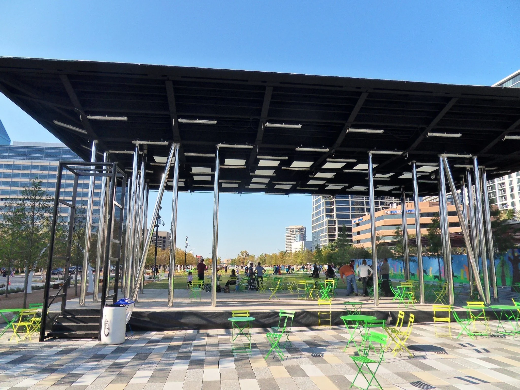 Klyde Warren Park-03.jpg