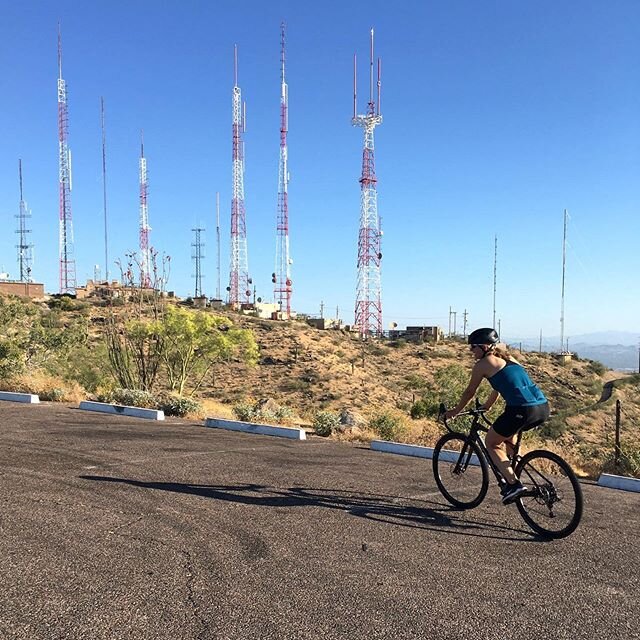 First try. No problem. Goal achieved. Giant Revolt Advanced. 
#giantbikes #giantbicycles #southmountaintowers #makebikeportraits #optoutside #phoenix #mountains #landscape #cyclist #goals