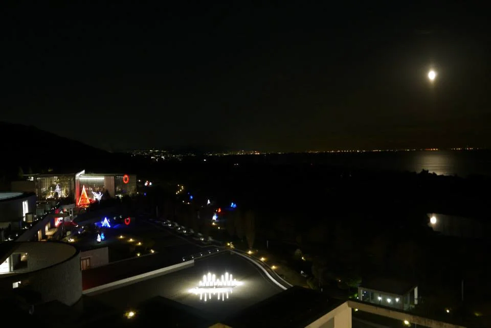 回到飯店伴著夜景準備入睡