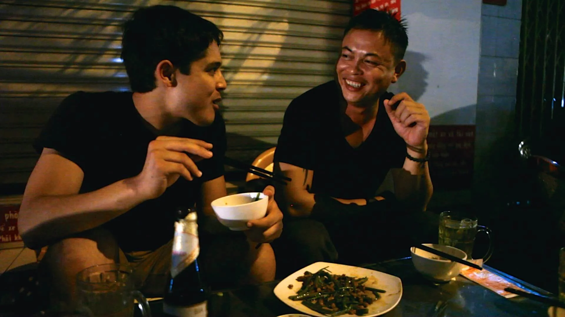 01_taste_with_kevin_longa-food-entrepreneur-chef-tv-documentary-film-youtube-vimeo-series-webseries-vietnam-streetfood_tastewithkevin.com.jpeg