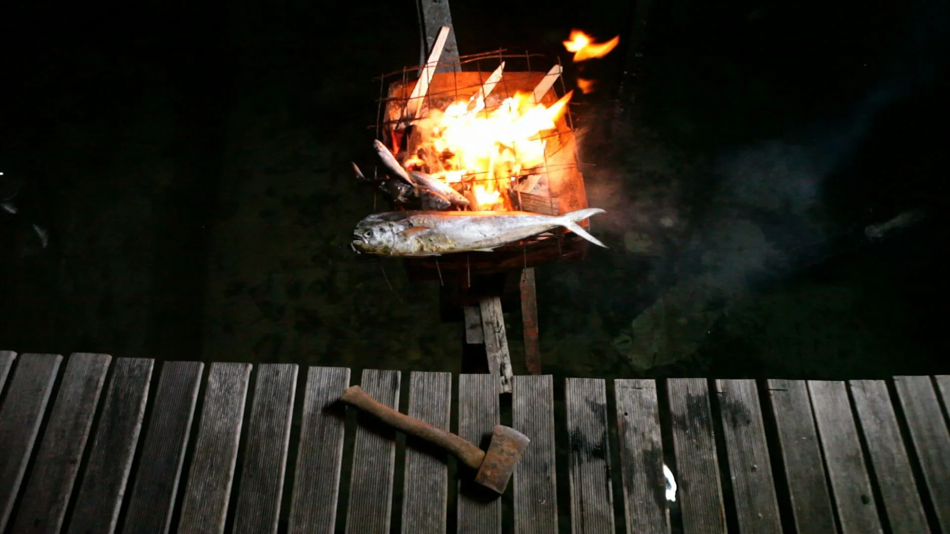 10_taste_with_kevin_longa-food-entrepreneur-chef-tv-documentary-film-youtube-vimeo-series-webseries_malaysia-mabul-fish-grill-fire_tastewithkevin.com.jpeg