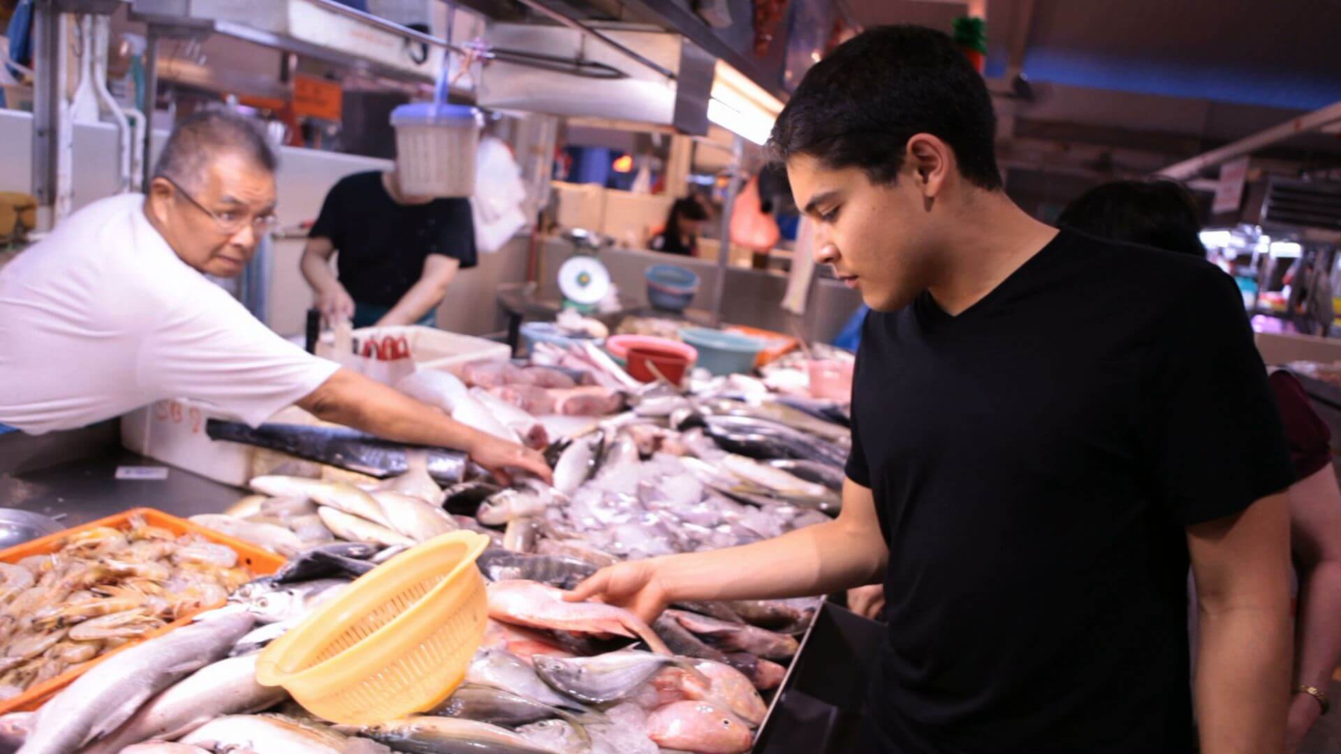 12_taste_with_kevin_longa-food-entrepreneur-chef-tv-documentary-film-youtube-vimeo-series-webseries_singapore-fish-market-stall-kevin-longa_tastewithkevin.com.jpeg