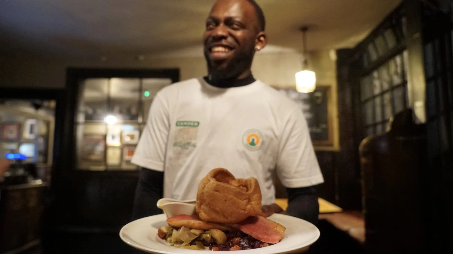 20_taste_with_kevin_longa-food-entrepreneur-chef-tv-documentary-film-youtube-vimeo-series-webseries_yorkshire-pudding-sunday-roast-london_tastewithkevin.com.jpeg