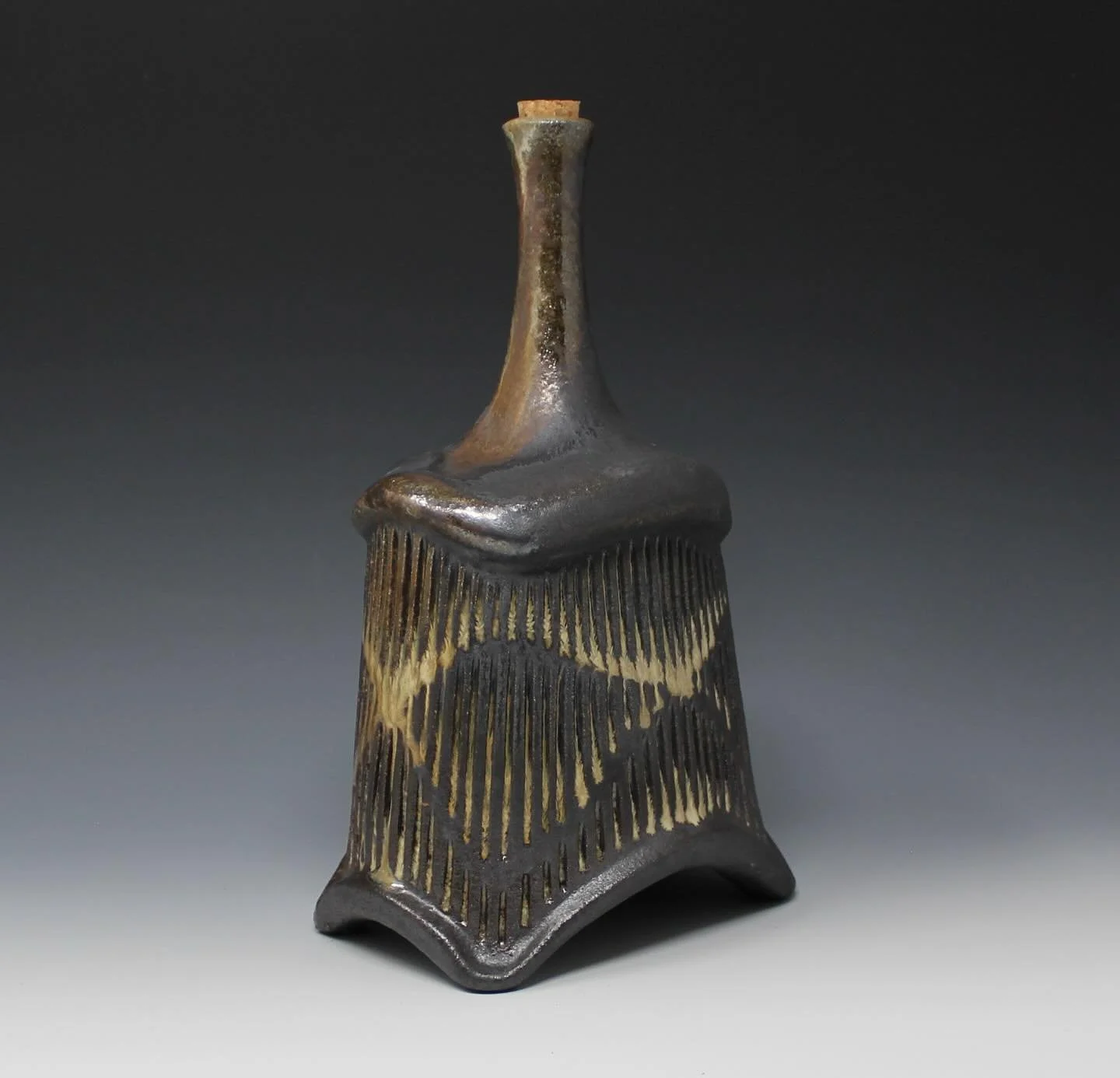 Obsessed with these gorgeous flasks &amp; bud vases by CMAEP residents Karley Deets (@swampwitchceramics) &amp; Harry Cassell (@sassafrassell) that are still available for purchase in our online gallery! 
⠀⠀ 
If you&rsquo;re looking for the perfect h