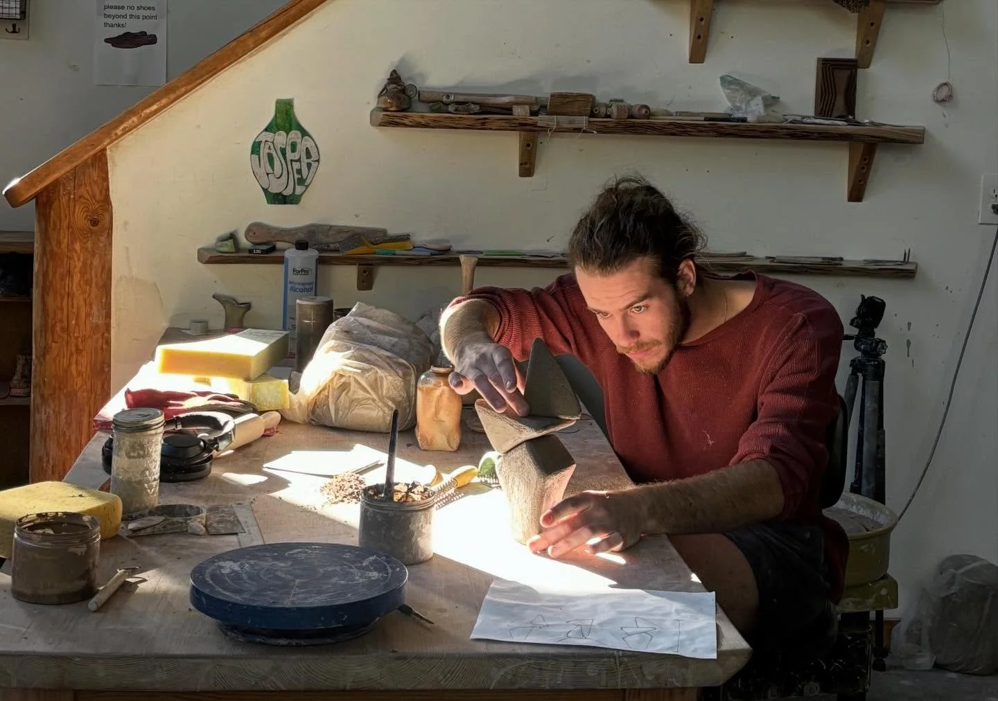 Our next spotlight goes out to our long-term resident Jasper Summers! @jaspersummersart 

Jasper approaches making as an intuitive process, allowing forms to develop organically. Recently, he has been experimenting more with coil-building techniques,