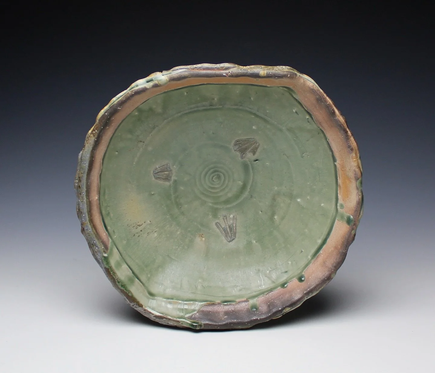 Our founder @scottparady has some excellent new pots on view and available for purchase in our online gallery! 
Visit our website (link in bio) to see the full selection of work by Scott and the current residents of CMAEP.

#pottery #woodfiredpottery