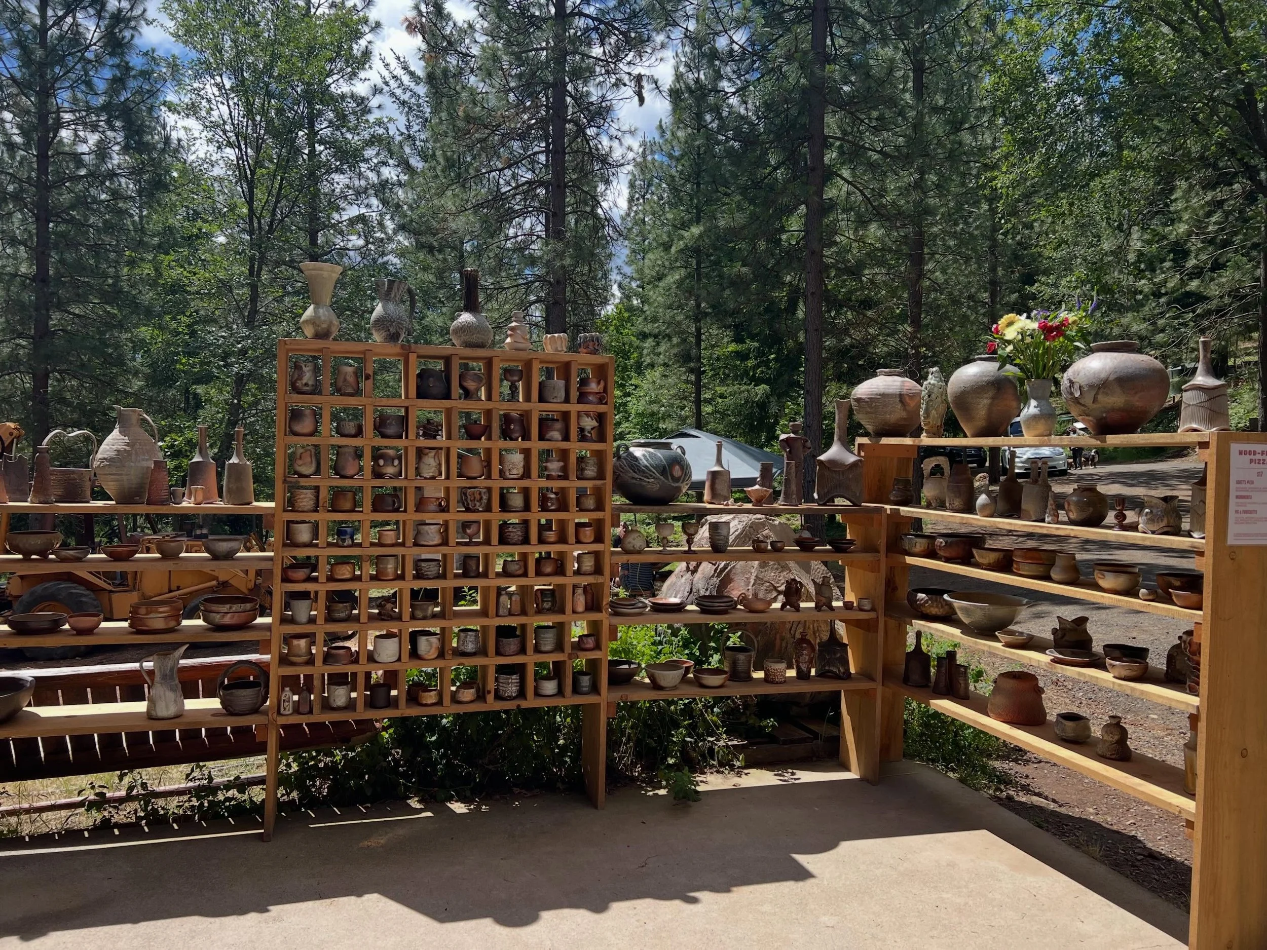 First day of Open House went off without a hitch! Gorgeous weather, beautiful pots, and the best pizza on the mountain. Huge thanks to all the folks that came out to support our artists. Shout out to Katie Rivers @taptwicetea for sampling tea for eve