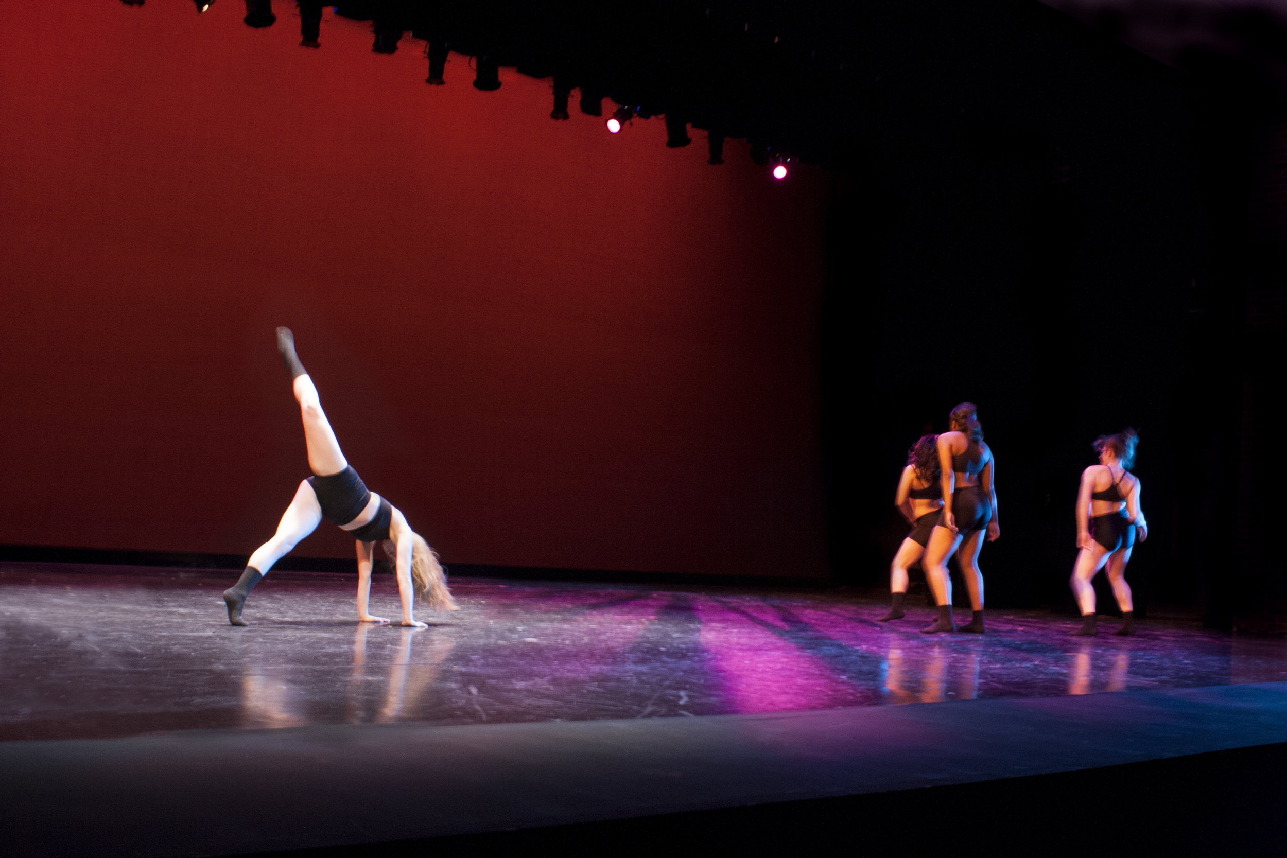   Student Choreograph Showcase 2015   Lighting Designer: Collin Lindgren  Photography: Theresa Kelly 