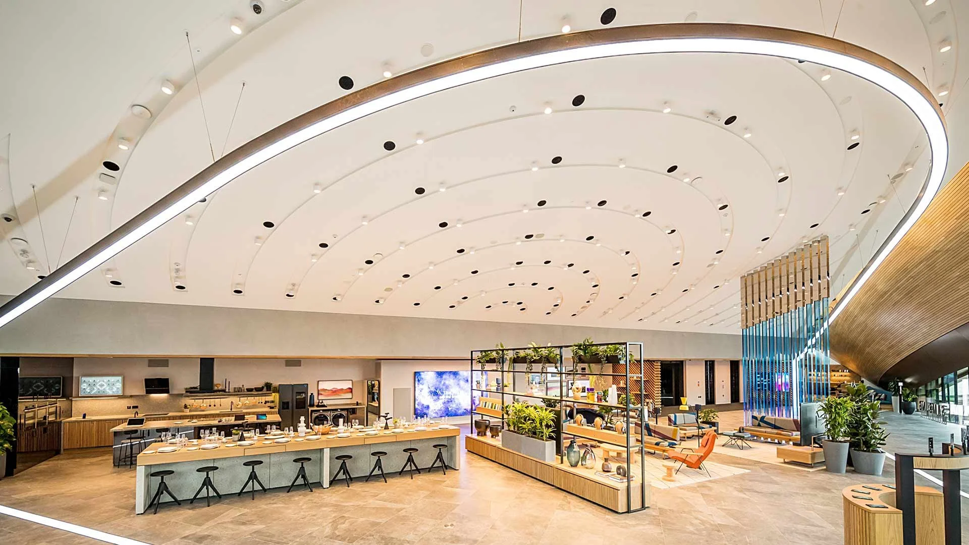 lighting-scheme-experiential-retail-samsung-kx-sweeping-roof-swoop-light-feature-consultants-nulty-banner.jpg