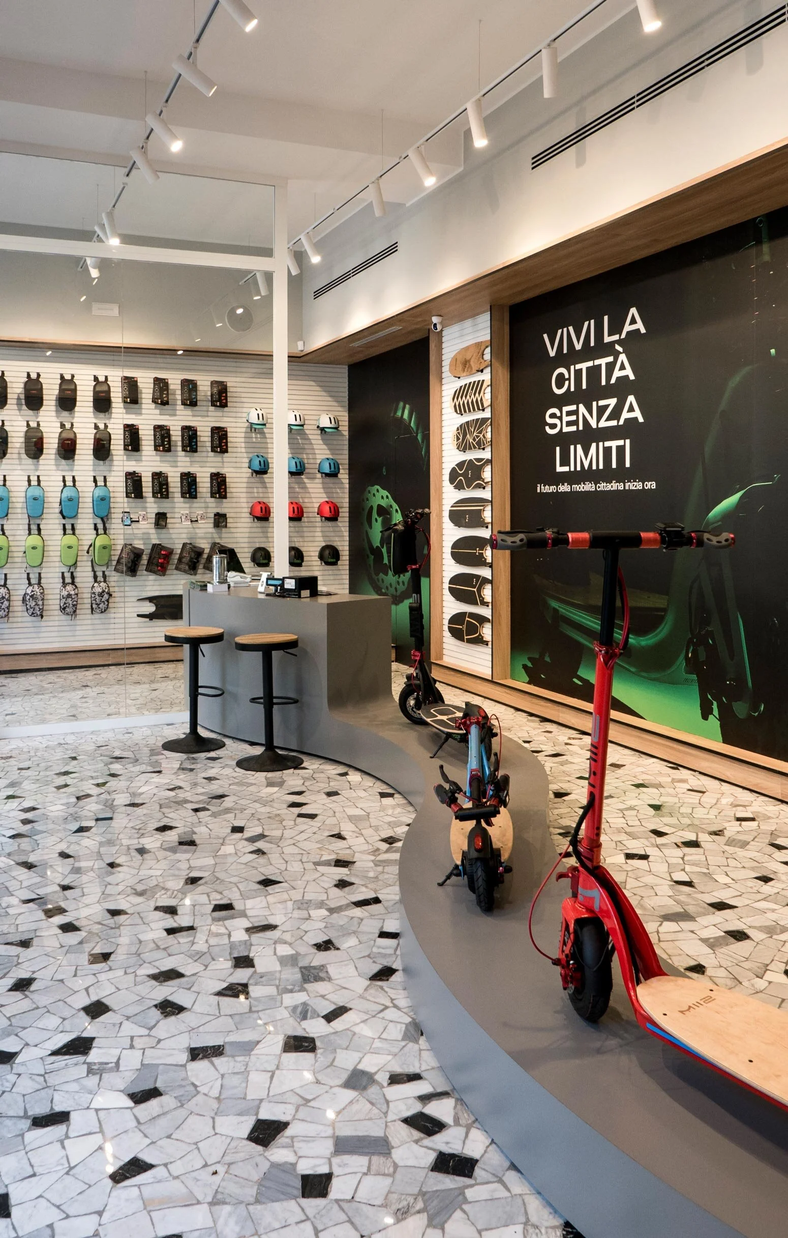 milan-scooters.jpg