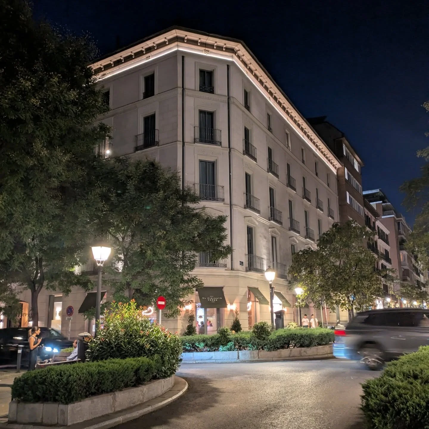 Loved our stay at the Totem Madrid (SLH), the perfect spot to explore the city - then come home to the glamorous Salamanca district for gorgeous shopping, food and a hop and a skip to nearby El Retiro Park. Perfect 👌🇪🇸🛍️🛋️

#blackrocktraveller #