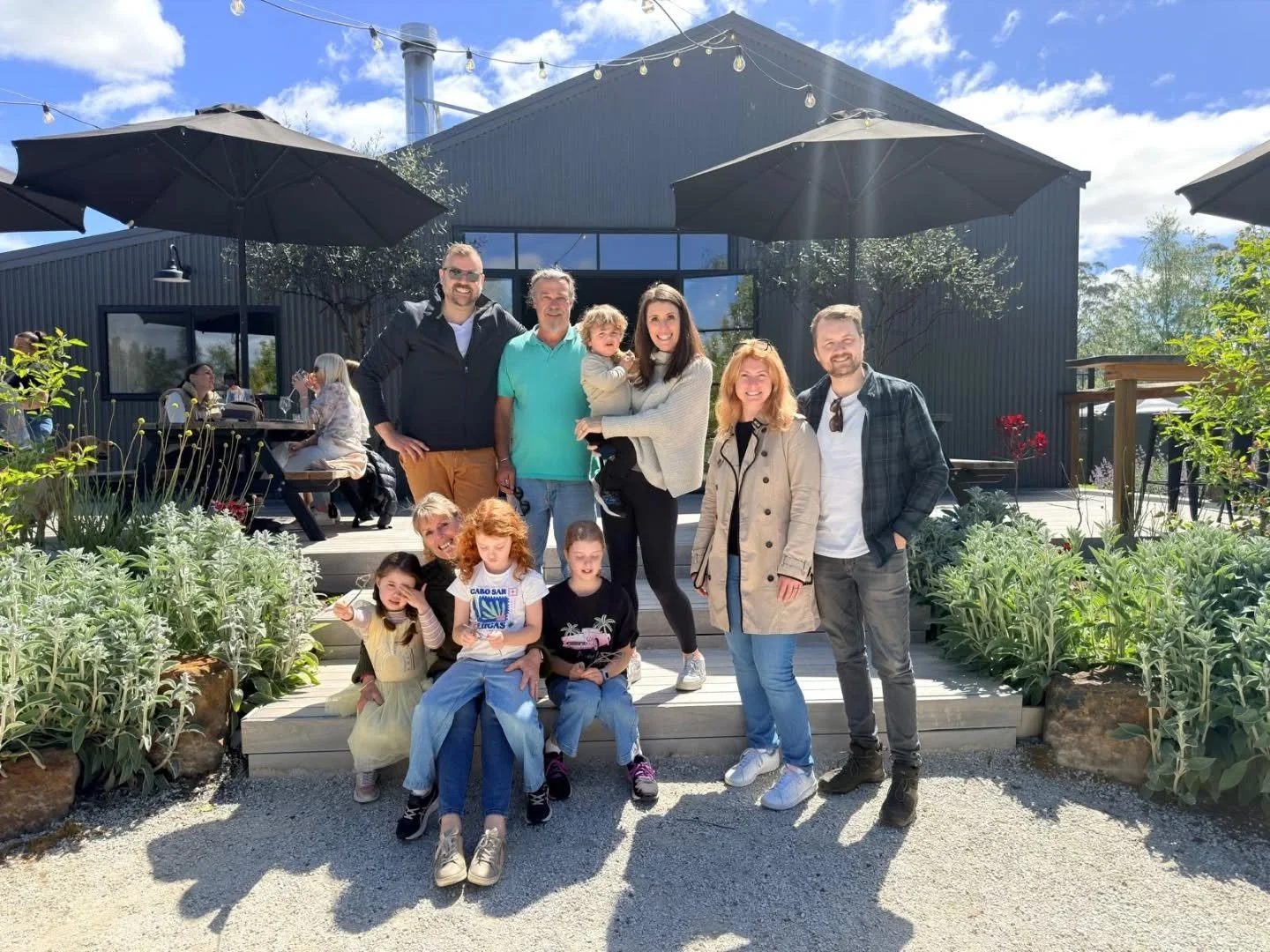 The whole Pritchard family, having the best time in sunny Tasmania - en route to Cradle Mountain 🌞🥂🥳