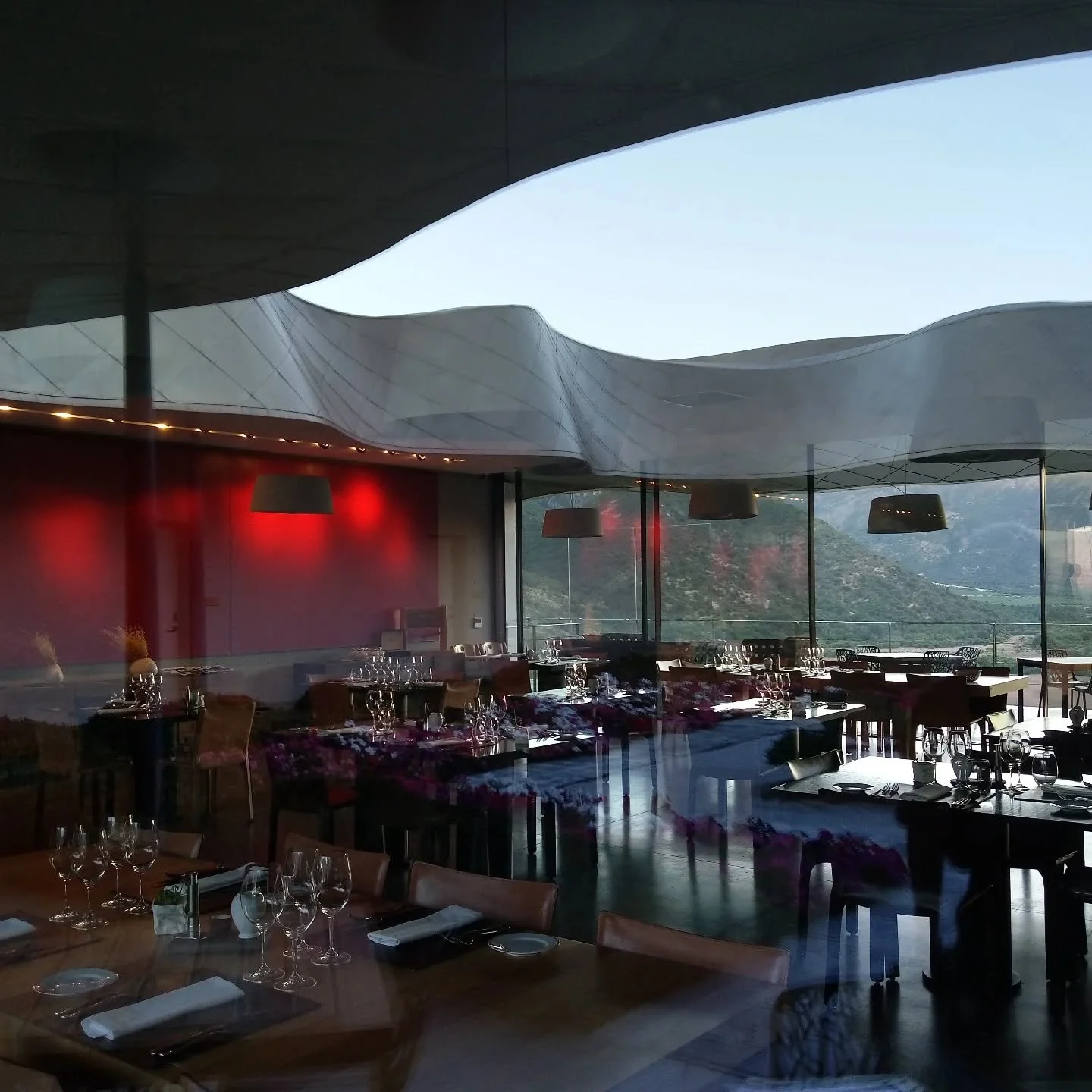 World's Number 1 Vineyard, just awarded to Vik Chile 🌎🍷🥂 Hugh was lucky enough to stay here (and sample a few of their wines) - ahead of the game, way back in 2018!