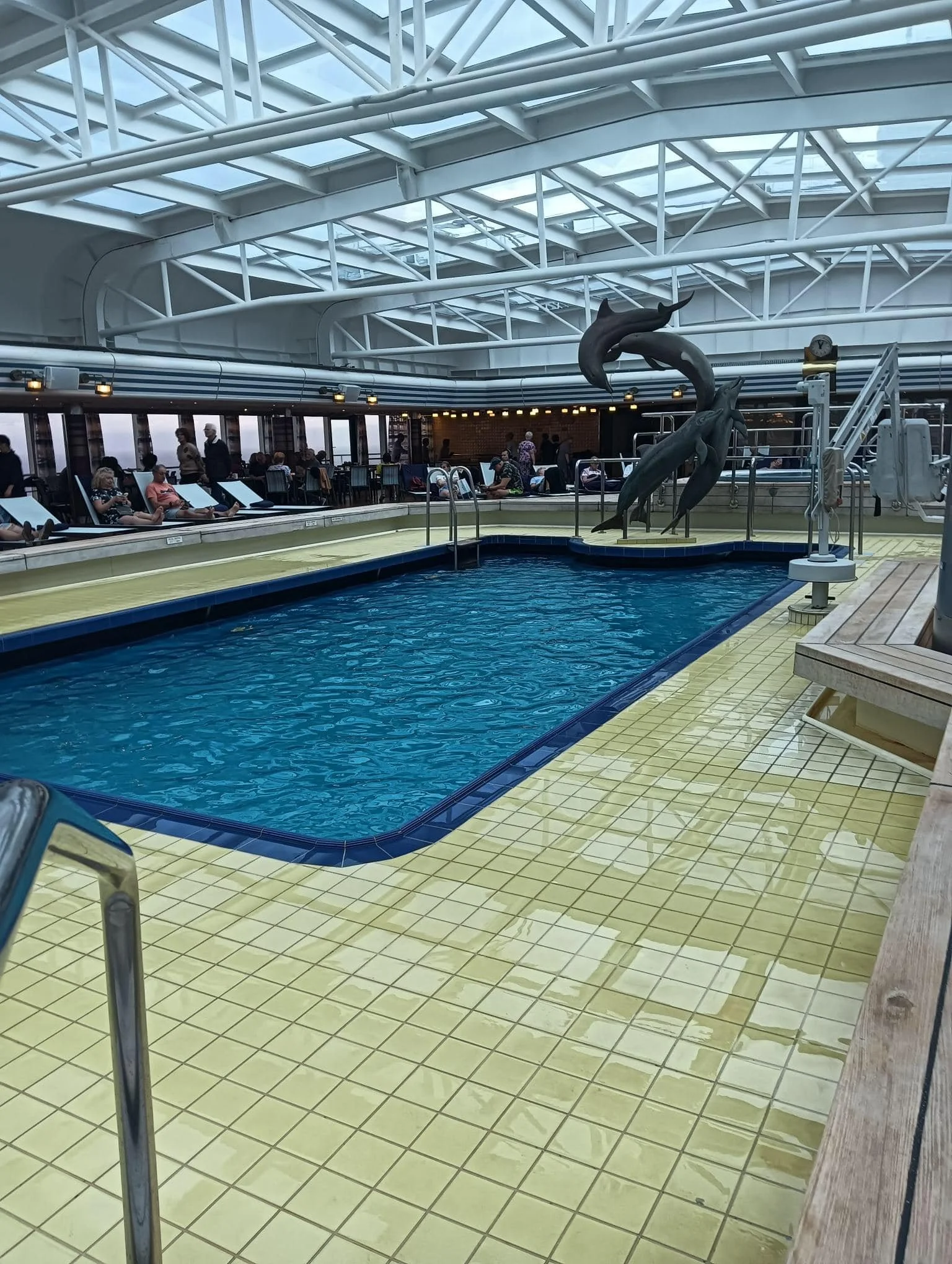 HAL Noordam 6 Pool (002).jpg