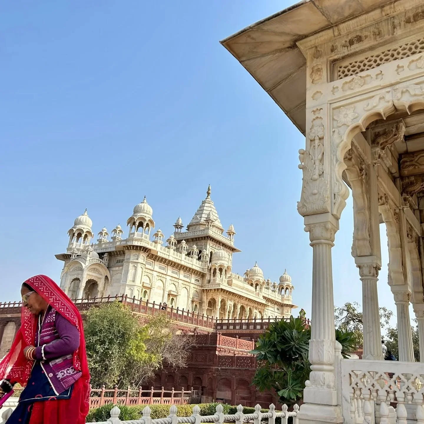 The calm and the crazy, Jodphur 🥰🇮🇳🪷✨

#blackrocktraveller