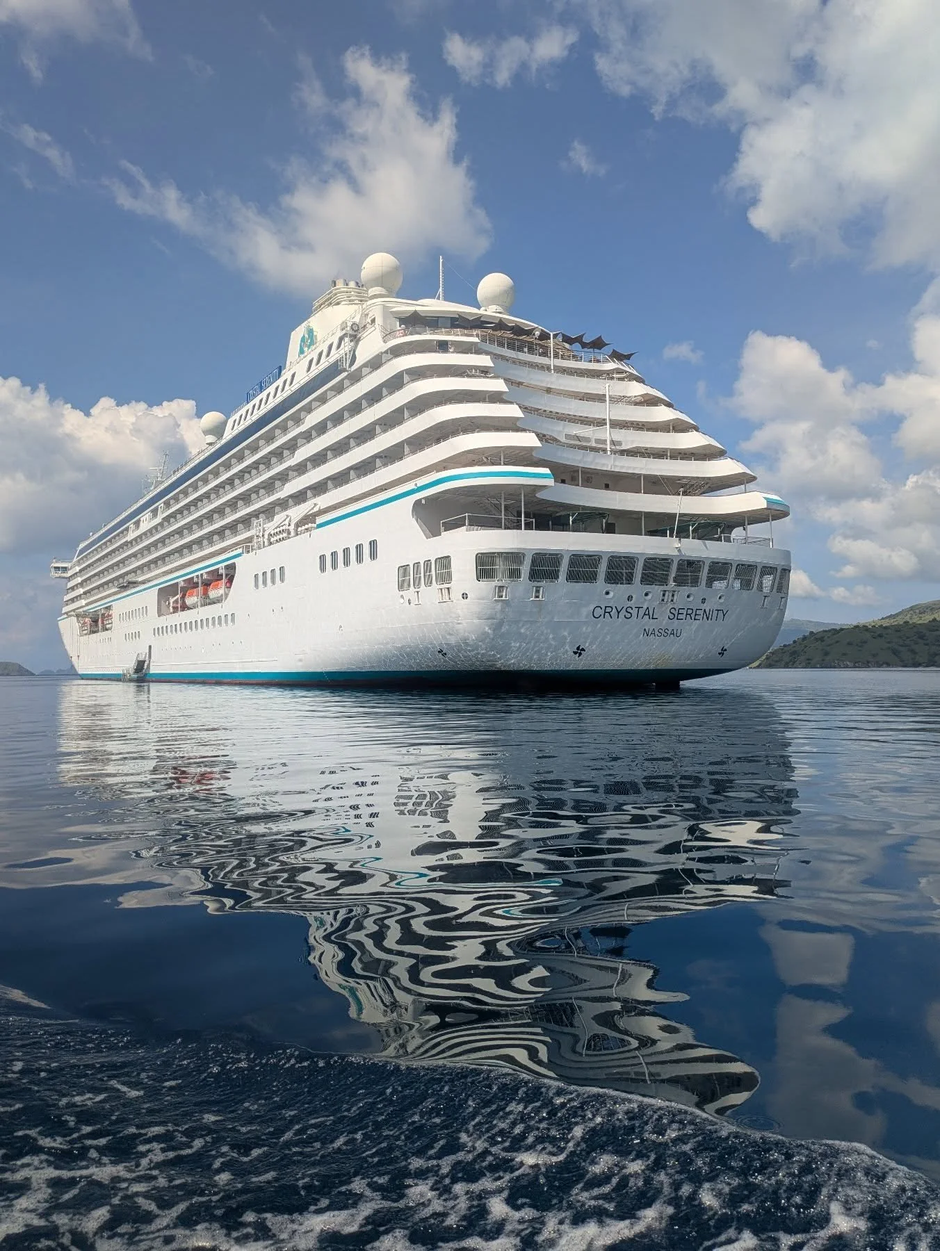 Loving life on board the divine Crystal Serenity. Unbelievable fine dining + super friendly crew + an amazing day today exploring the island of Komodo 
⛴️⚓💎🥰🌏🍾🥂

#crystalcruises #luxury #cruise #travel #blackrocktraveller