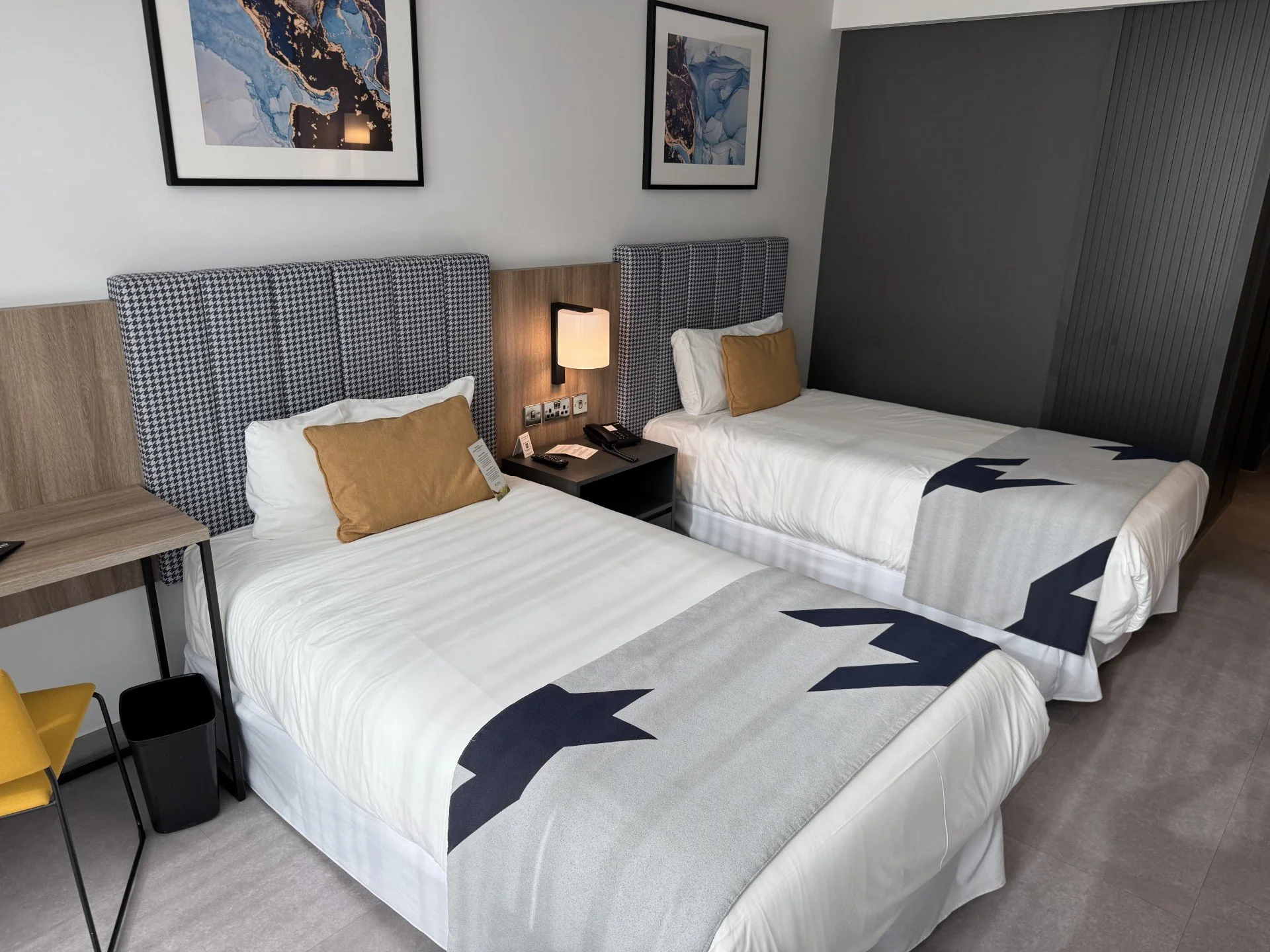Hotel Room 2.jpg