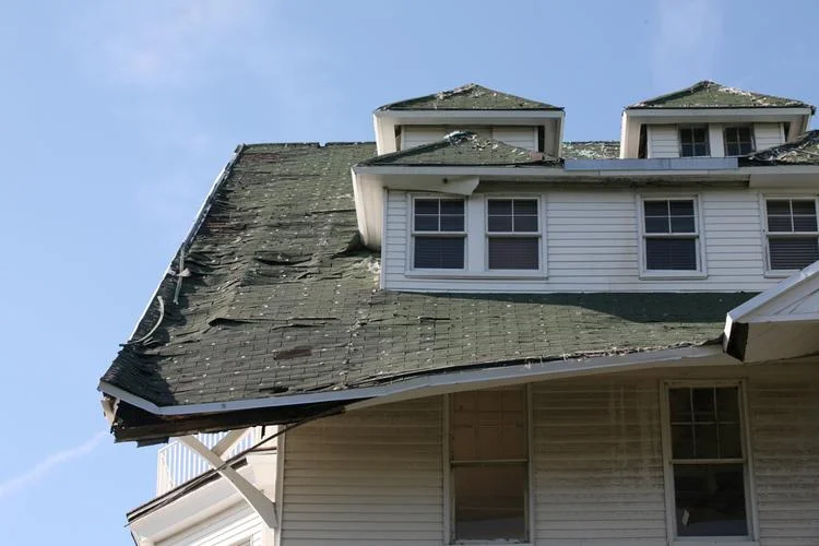 Recent view of hotel's dilapidated exterior.
