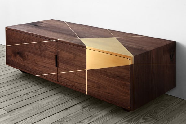 Anamorphic Console in walnut and brass