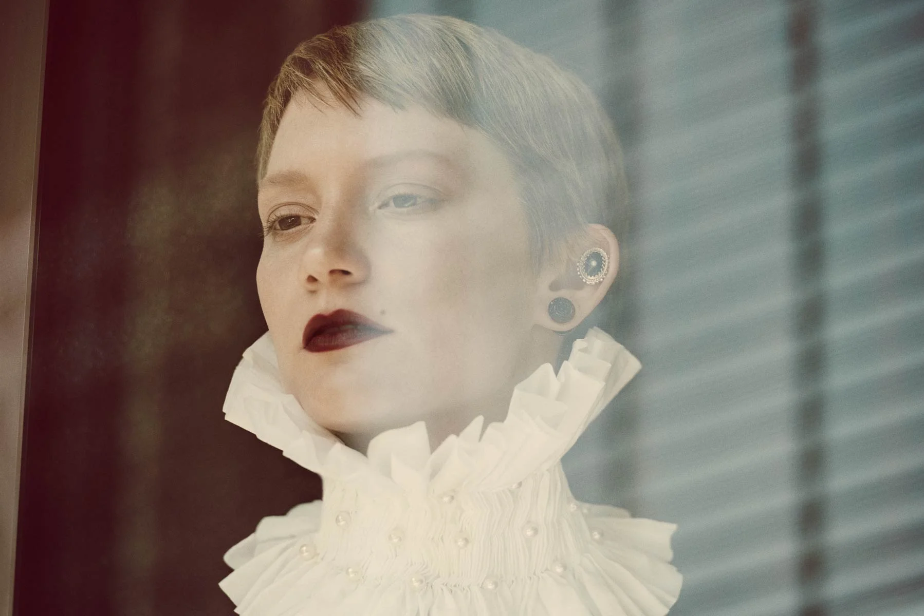 Mia-Wasikowska-Reflections-Photographed-by-Carlos-Serrao-for-Fla