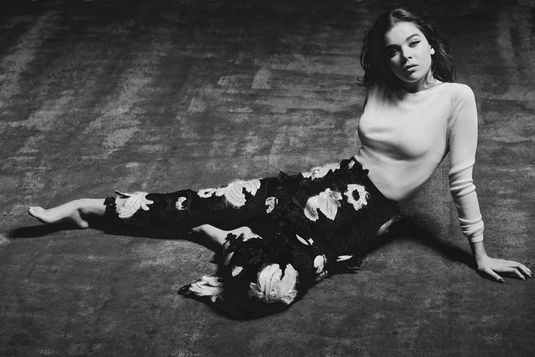 Hailee Steinfeld Sweater Photographed by Carlos Serrao For Wonde