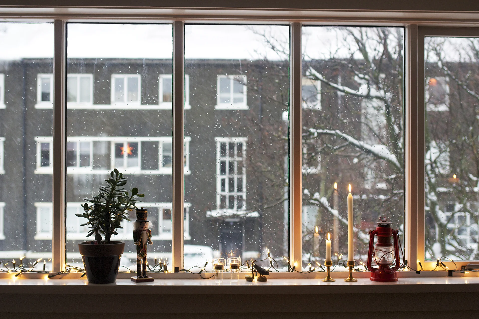 Fagurlega skreyttur jólagluggi var umfjöllunarefni færslu 2. desembers