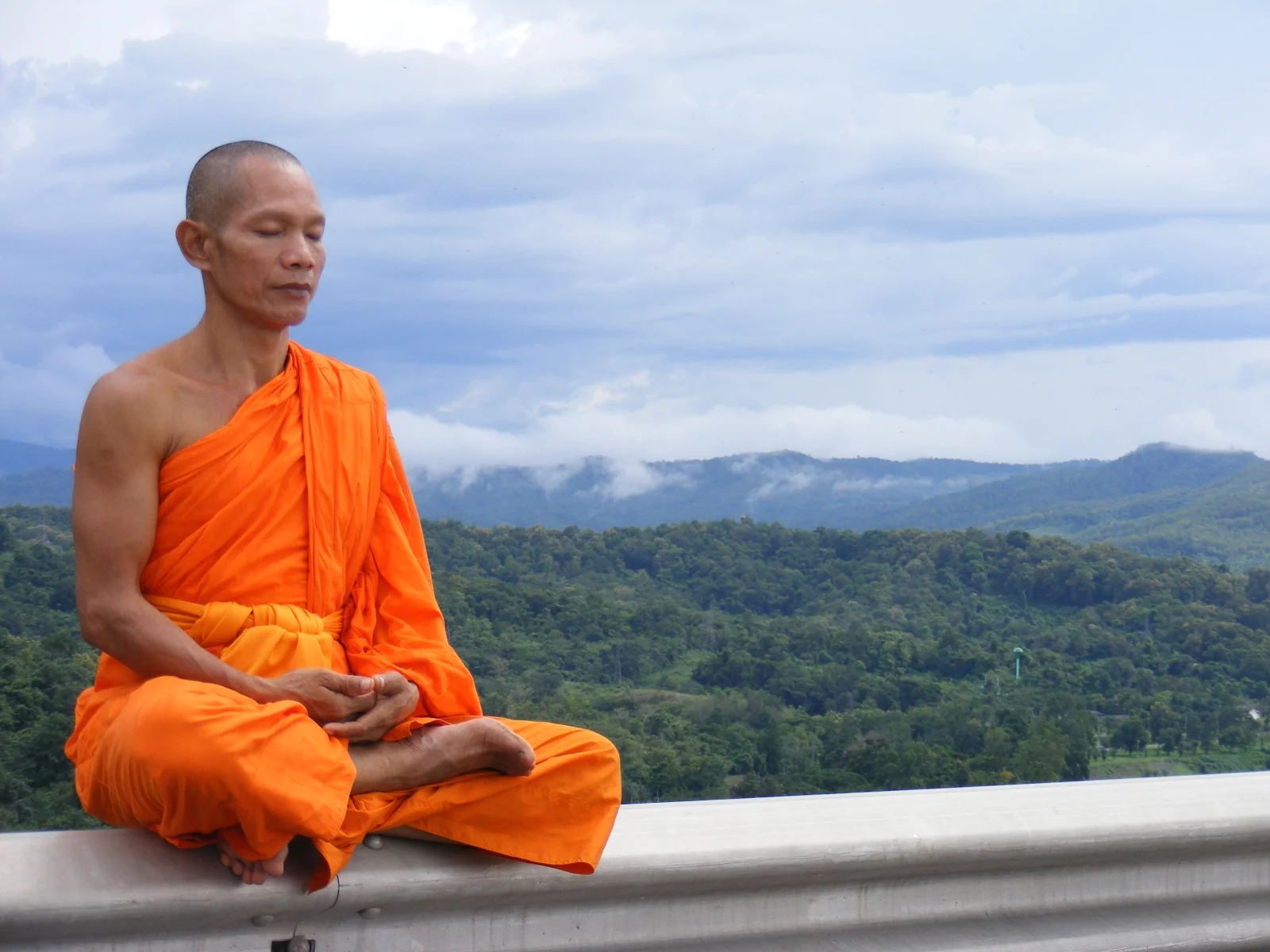 Meditating can actually change the anatomy of your brain.