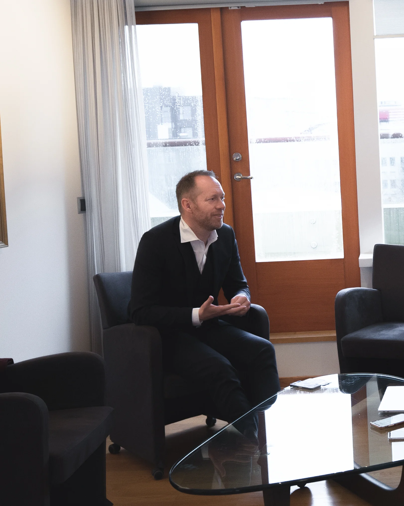 „Við höfum verið svolítið hrædd við að tala um neyslu því hún kemur svo við mann en þetta er að breytast. Við verðum einfaldlega að tala um þá miklu neyslu sem á sér stað og hvaða áhrif hún hefur.” Stúdentablaðið/Eydís María Ólafsdóttir