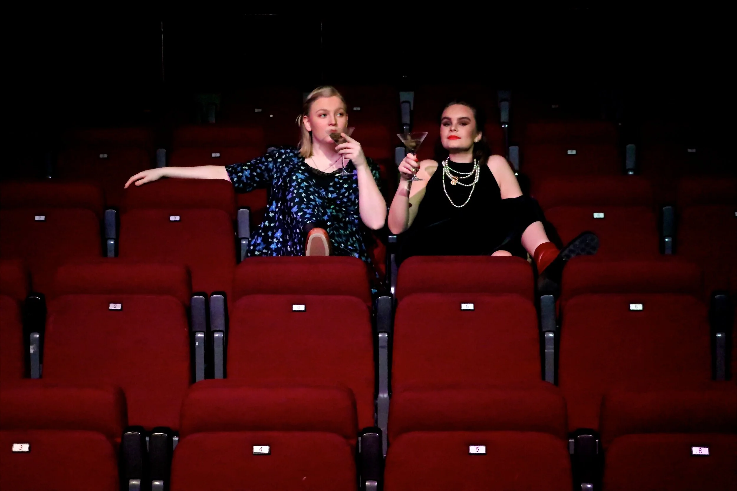 Leikhúsumfjöllun:&nbsp;Þar sem tveir heimar mætast