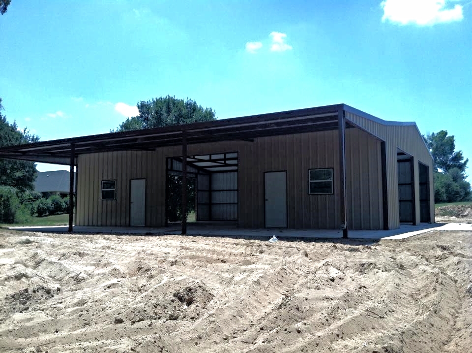 Enclosed Building with Lean-to