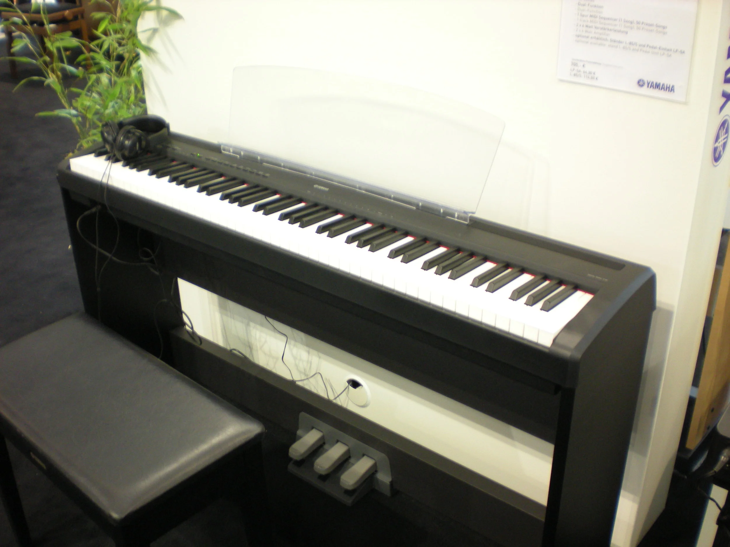 Yamaha P-95
