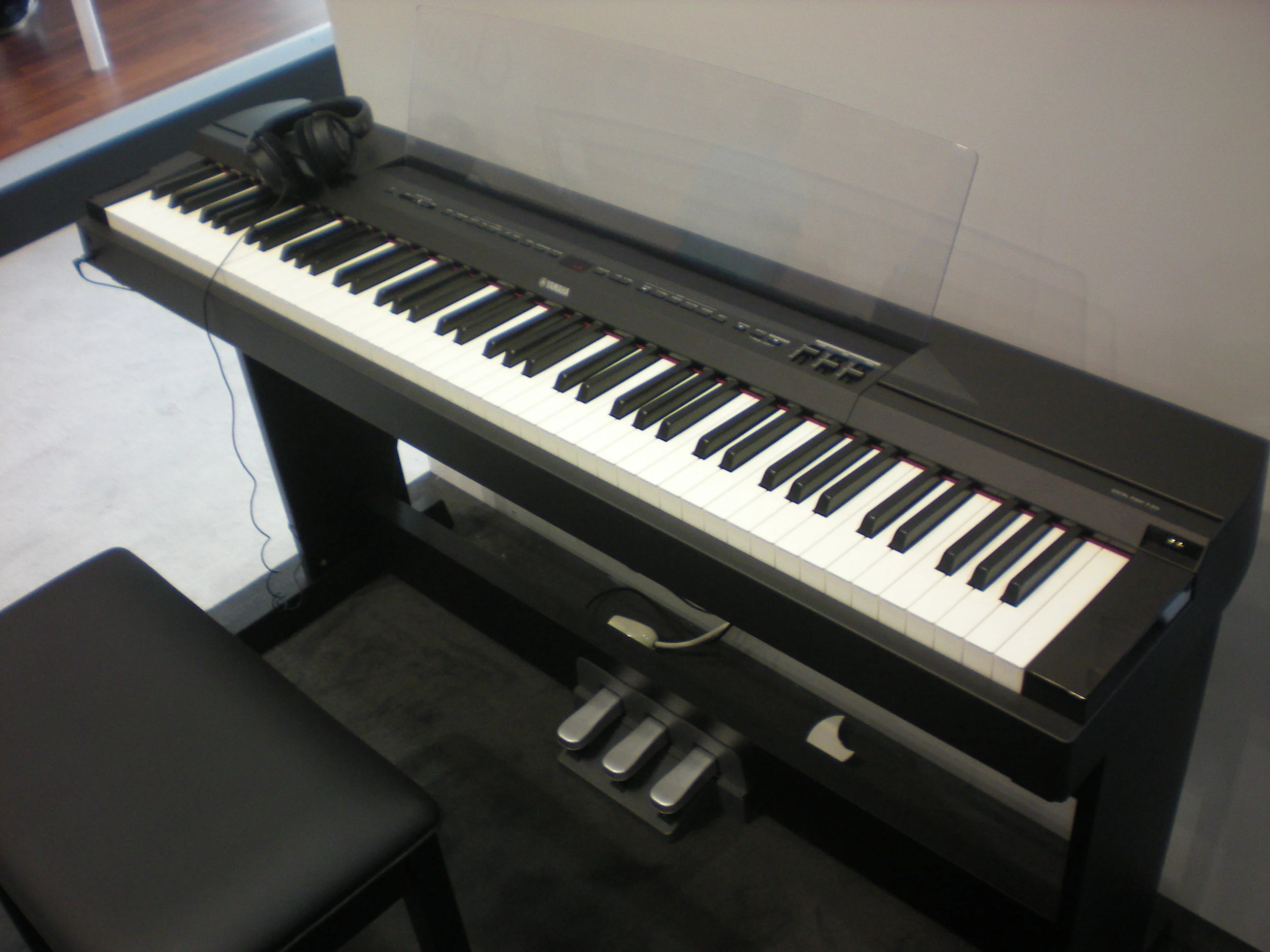 Yamaha P-255