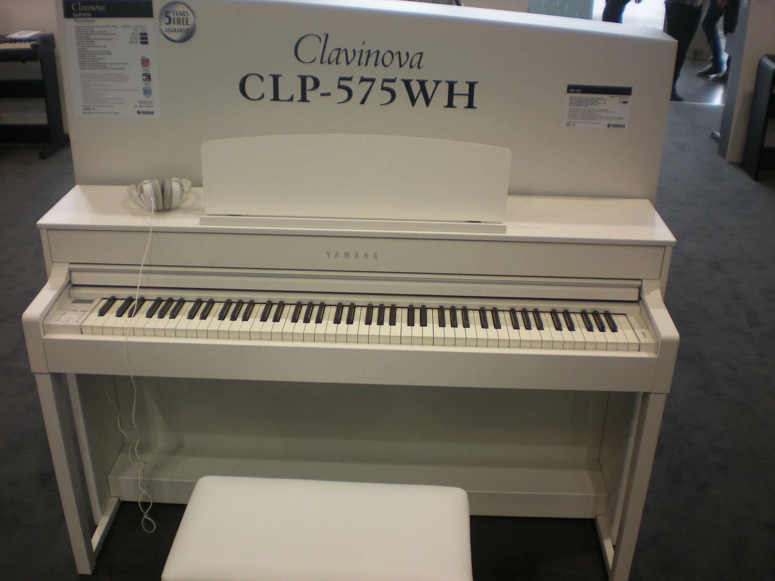 Clavinova CLP-575