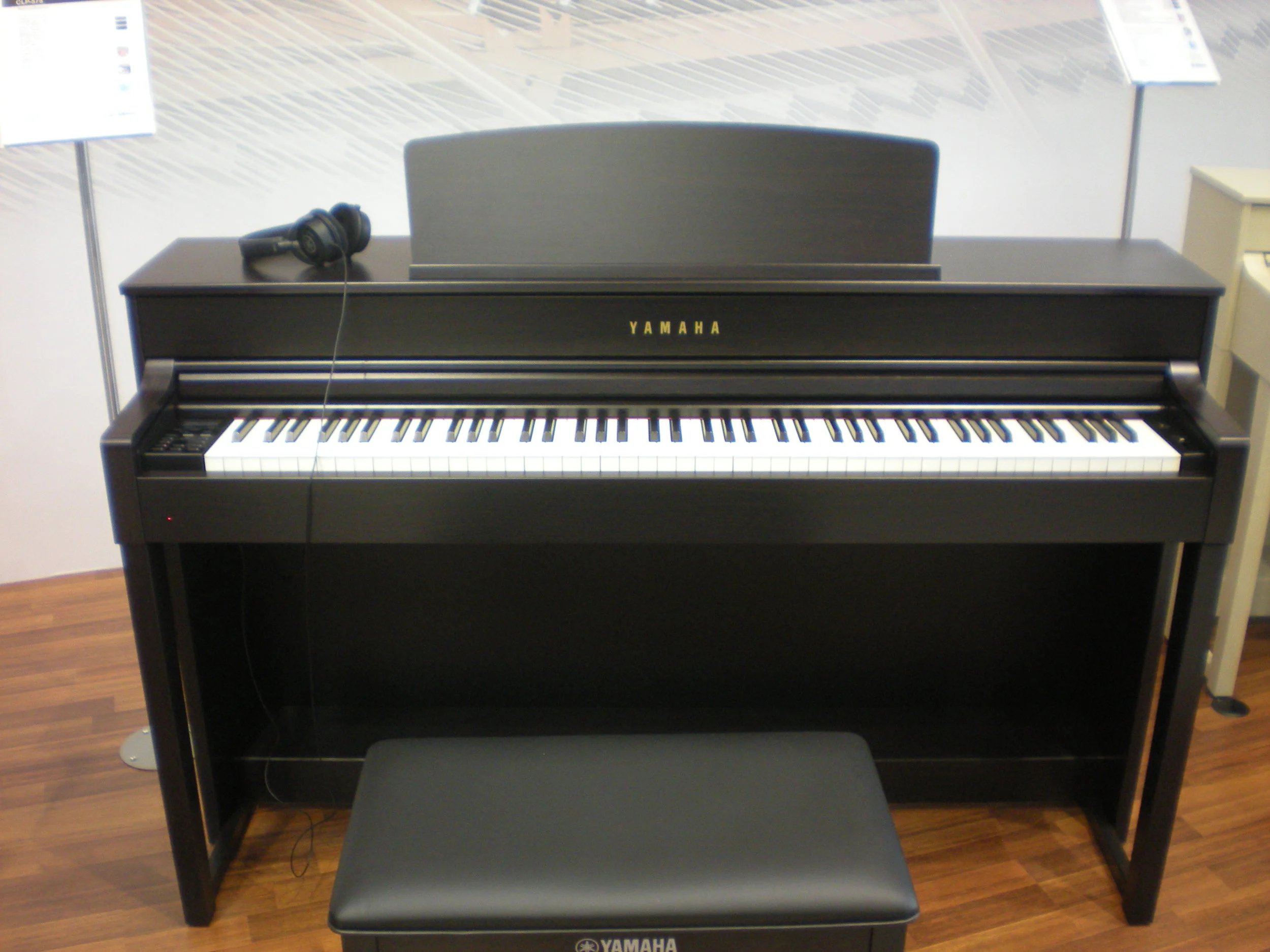 Clavinova CLP-575