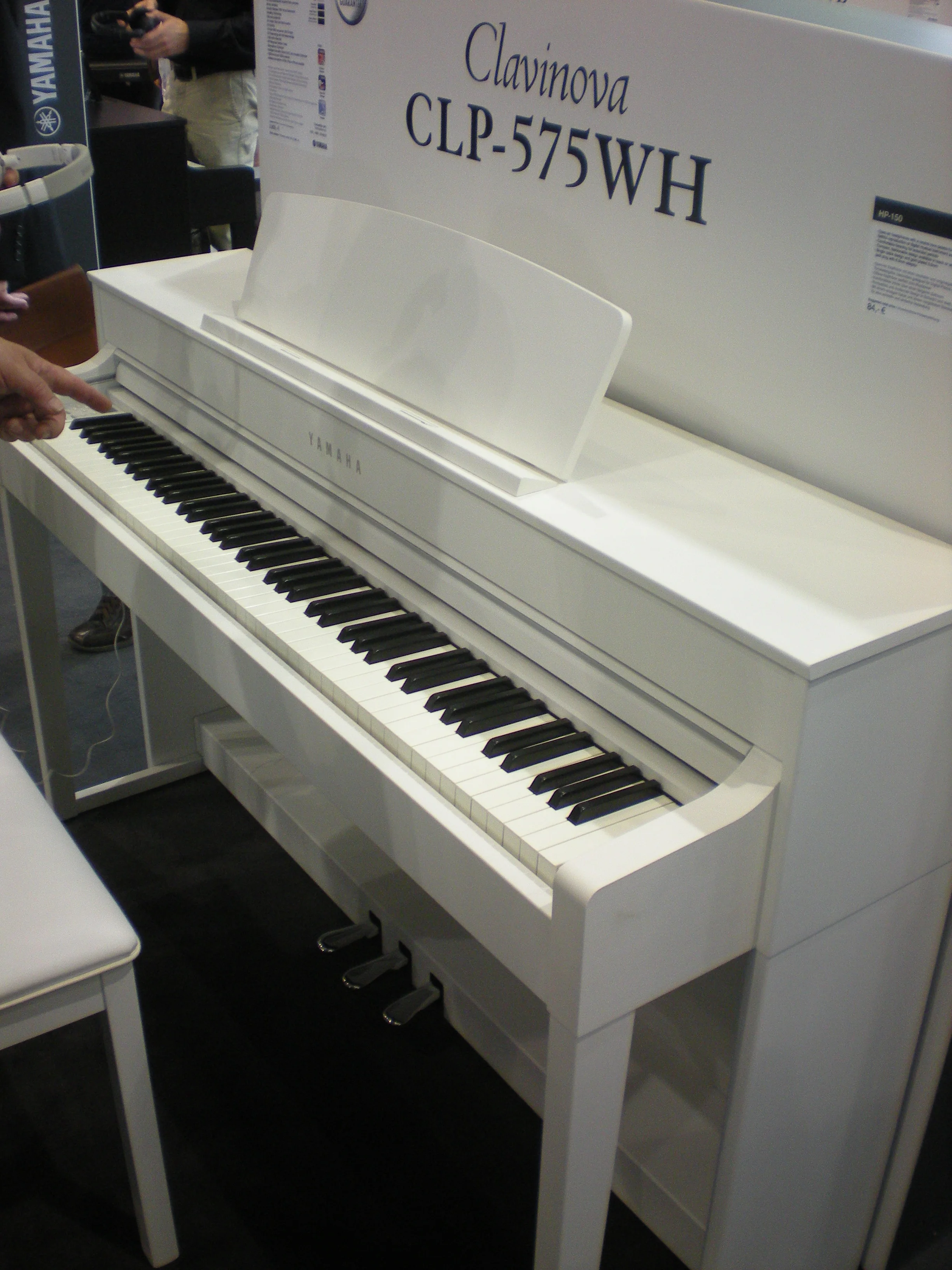 Clavinova CLP-575