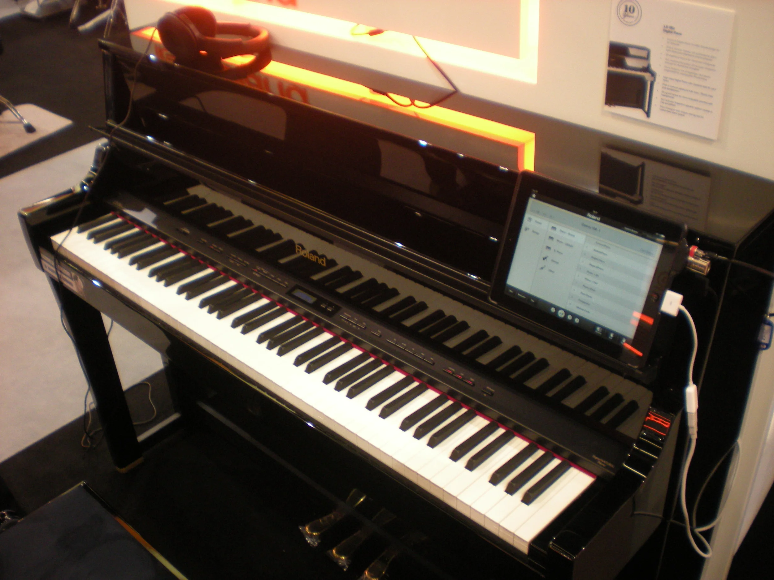 Roland LX-15e