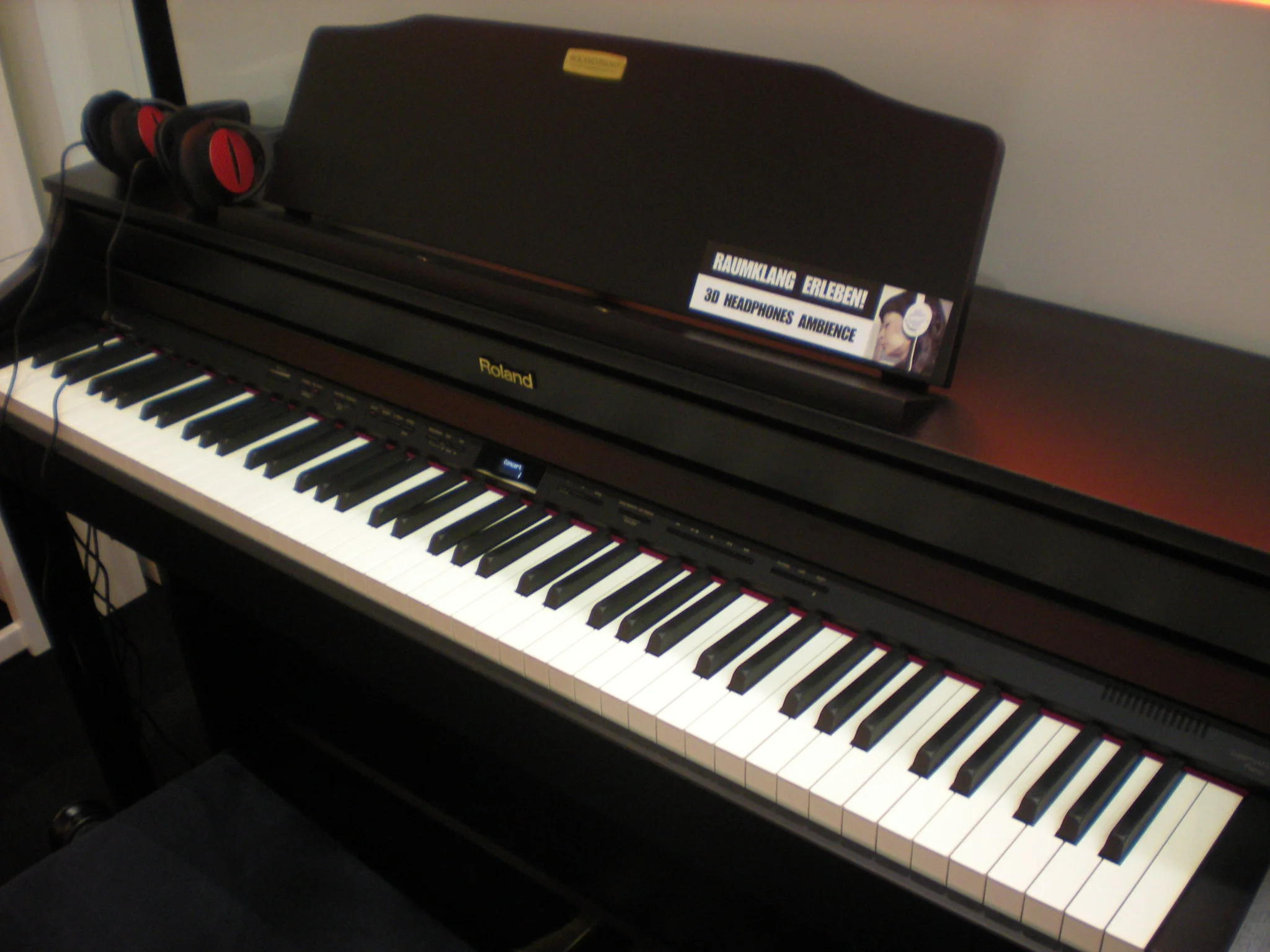 Roland HP506