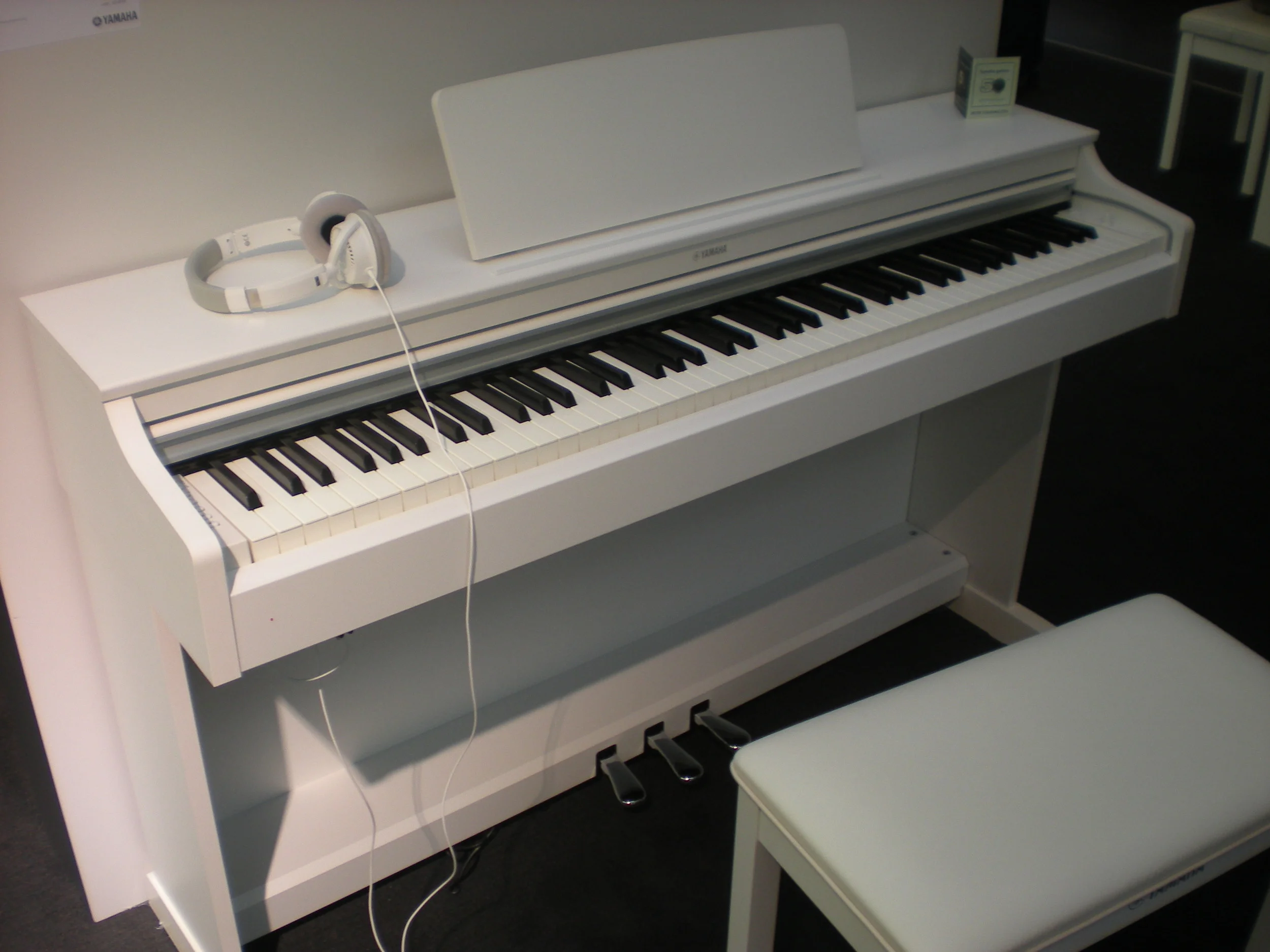 Yamaha Arius YDP-163