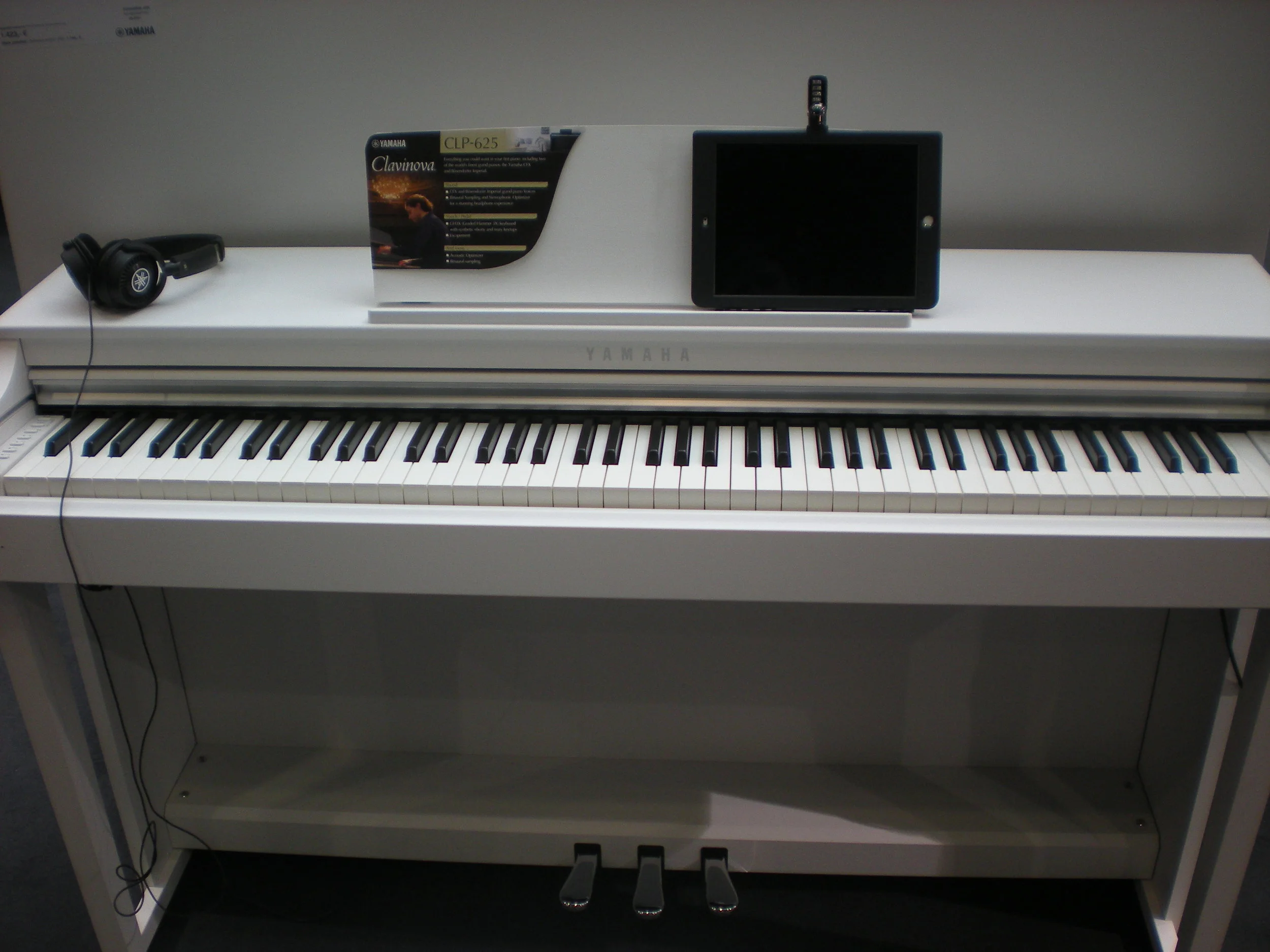 Yamaha CLP-625