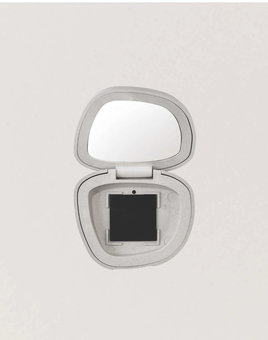 Small EMPTY REFILLABLE REUSABLE COMPACT.png