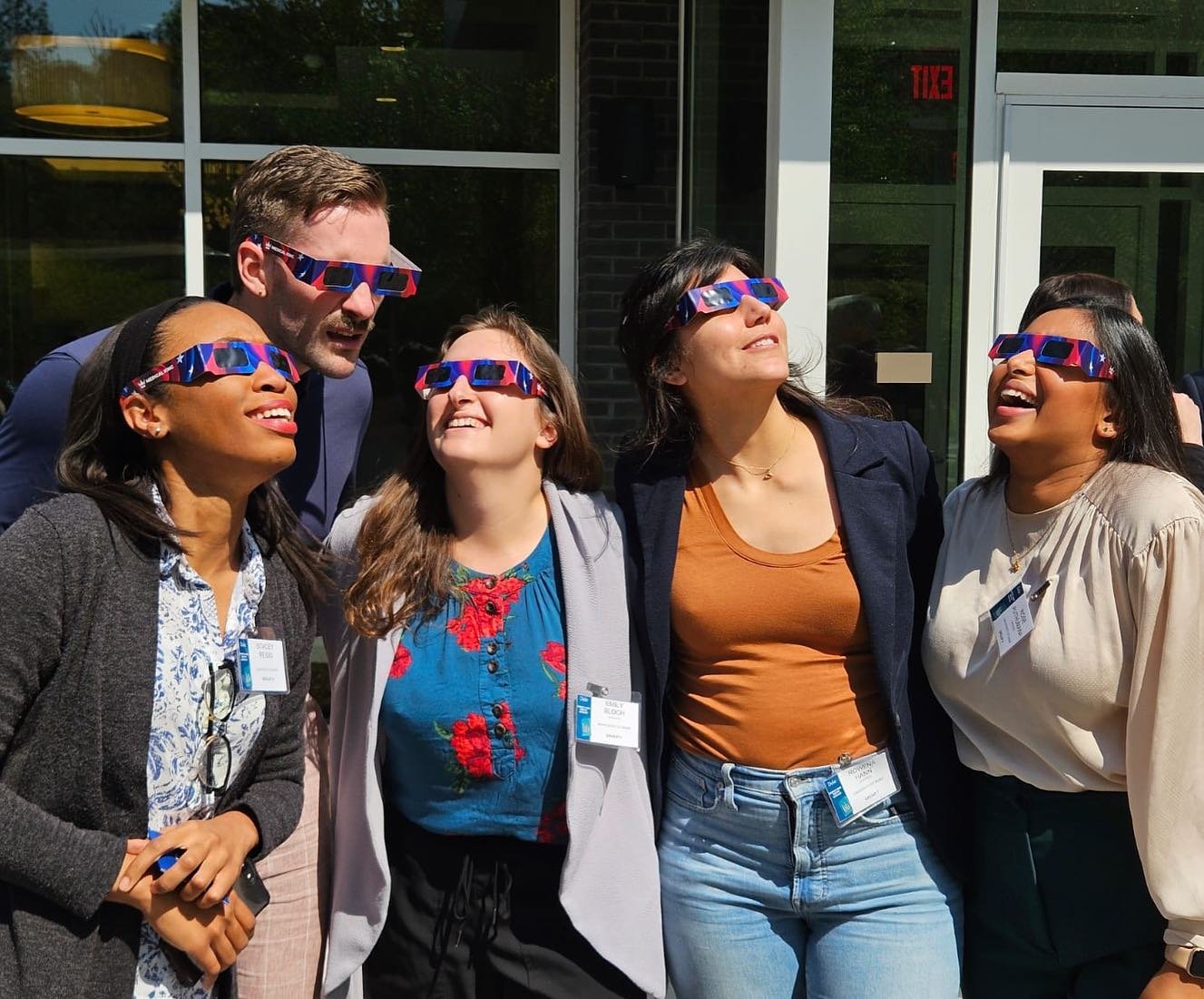 Our future IM &amp; Med-Peds chiefs catching a glimpse of the solar eclipse earlier this week at the Duke Evidence-Based Practice Workshop ☀️🕶️