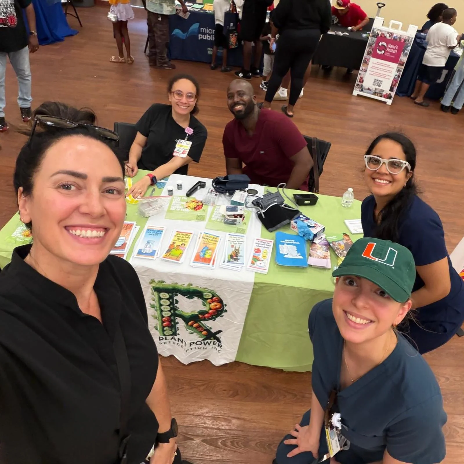🍏 Last weekend, Med Peds and Urban Health came together to volunteer at the City of Opa-Locka&rsquo;s Back to School + Health Advocacy Fair! Dr. Azaria Lewis PGY4 coordinated all the amazing community vendors who showed up for families in need. We e