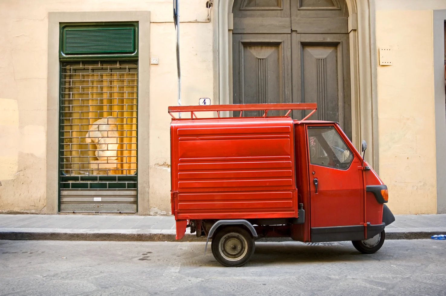 web_dni_flo_little_red_truck.jpg