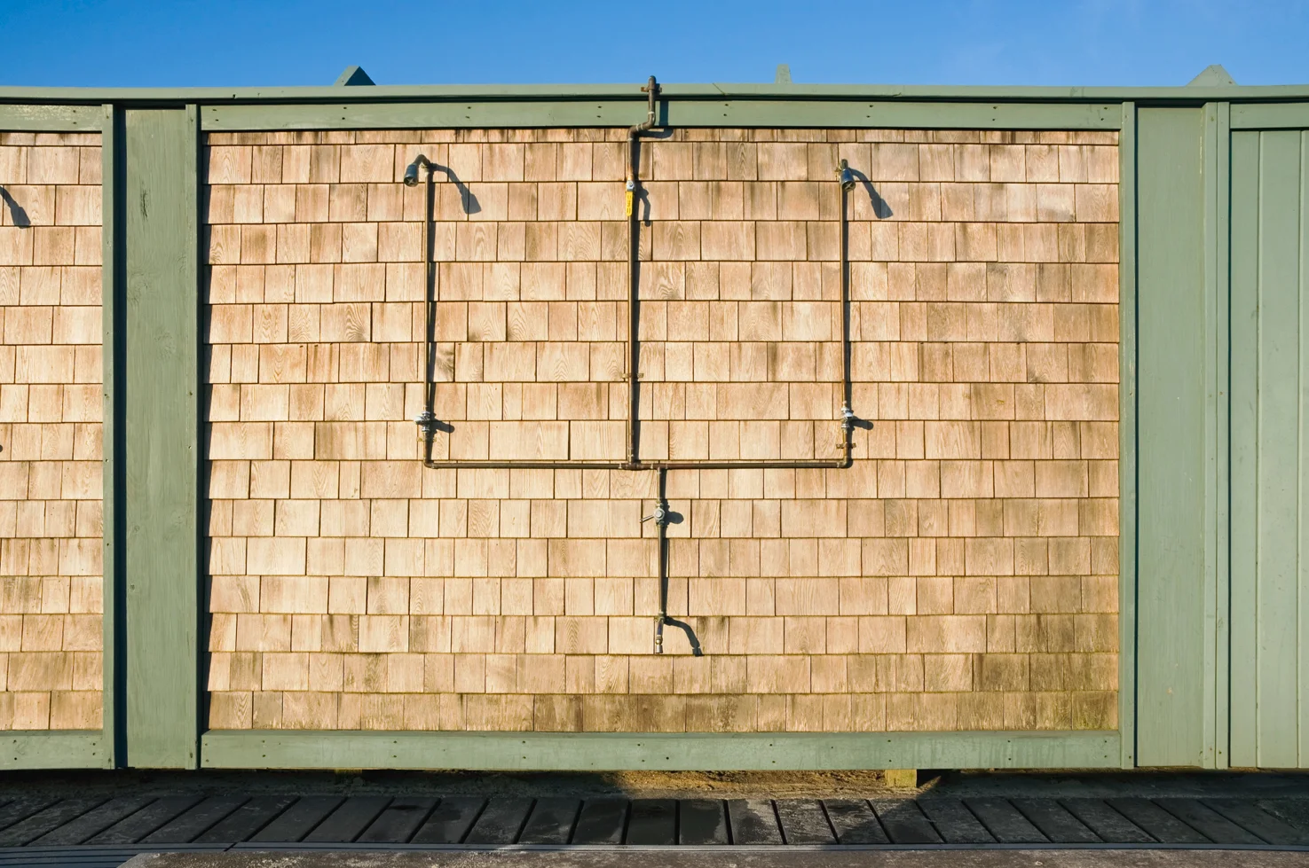 web_dni_marconi_beach_showers.jpg