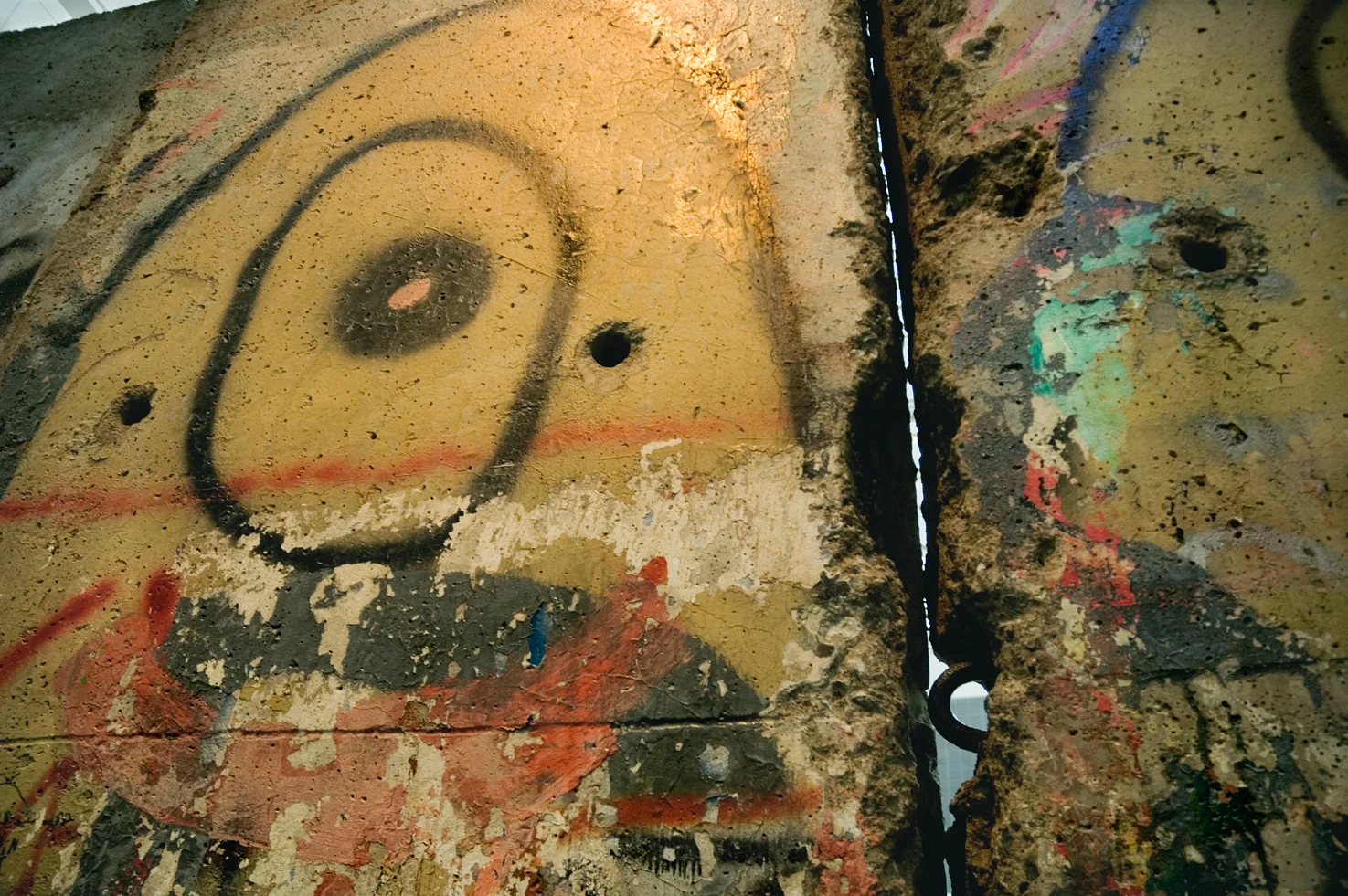 nourie_berlin_wall_section_dc.jpg