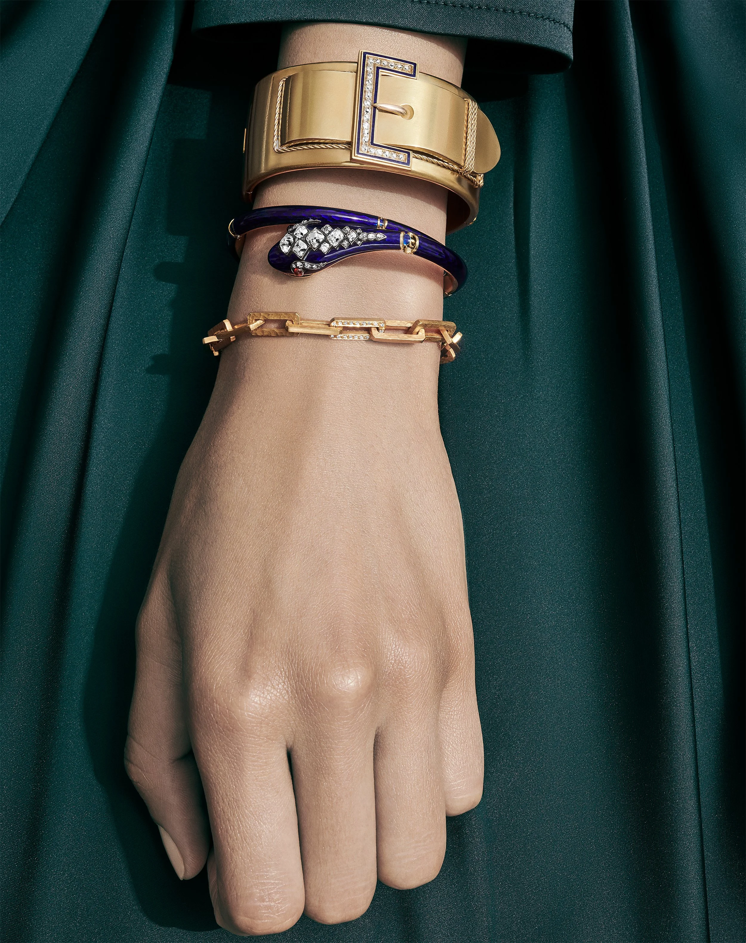 2190506_Barneys_Womans_Jewelry_00120_v2_lowres.jpg