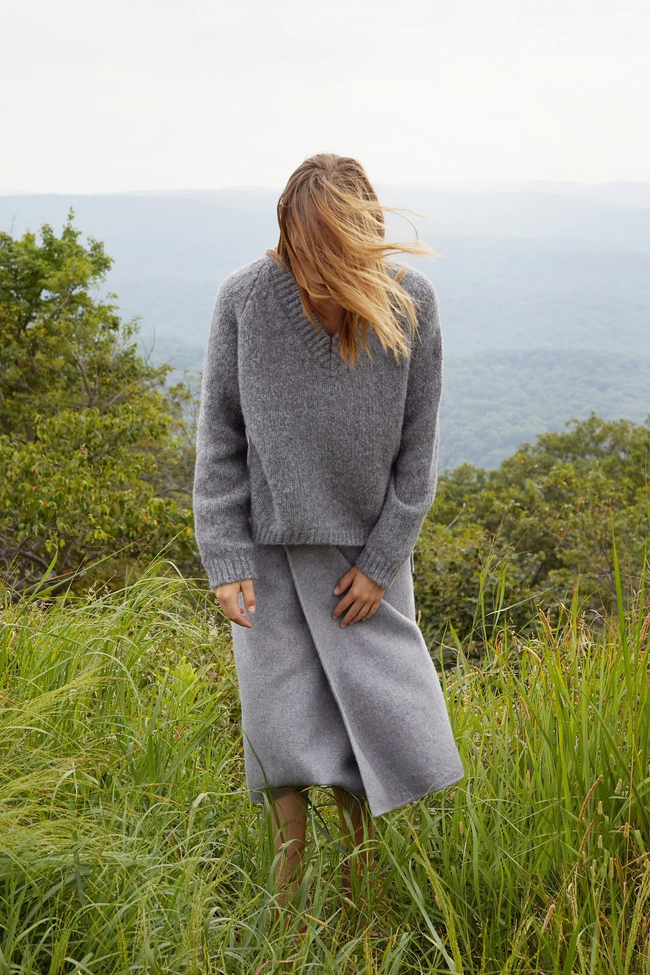 Alpaca_Wool_V_Neck_Sweater_Grey_Detail_1_1280x.jpg
