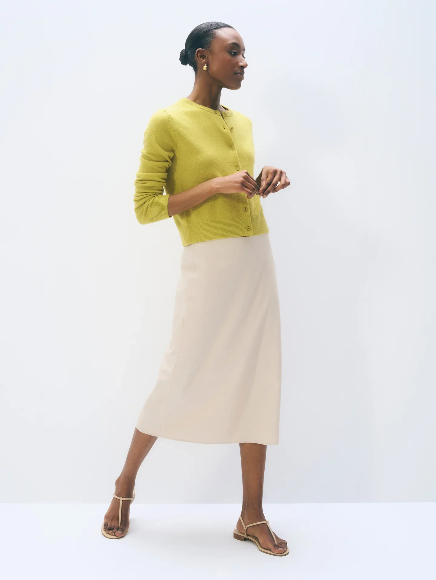21244_CashmereButtonCardigan_Citronelle_AN_03.webp