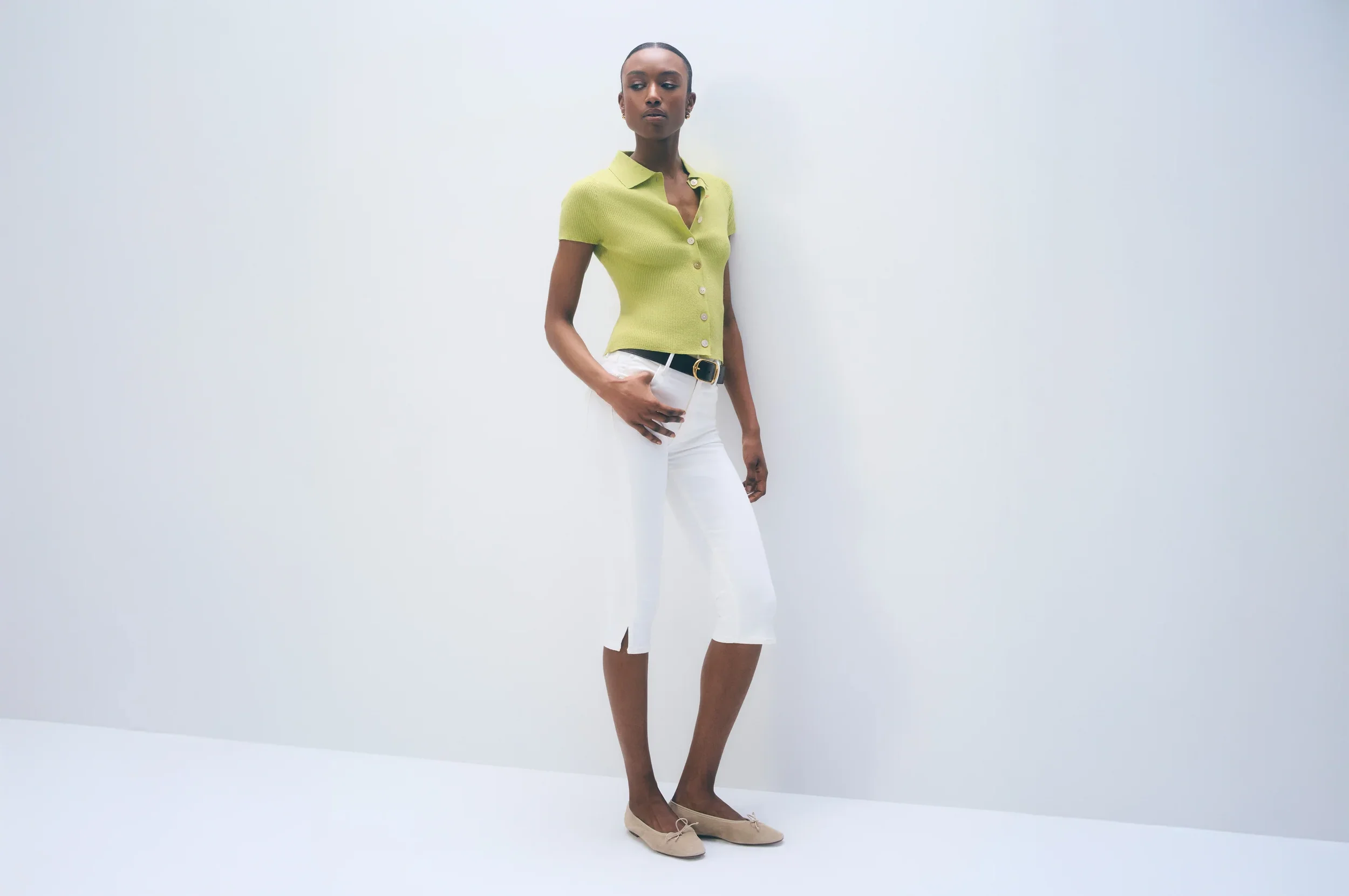 21733_LinenBlendTShirt_LindenGreen_AN_04_ext.webp